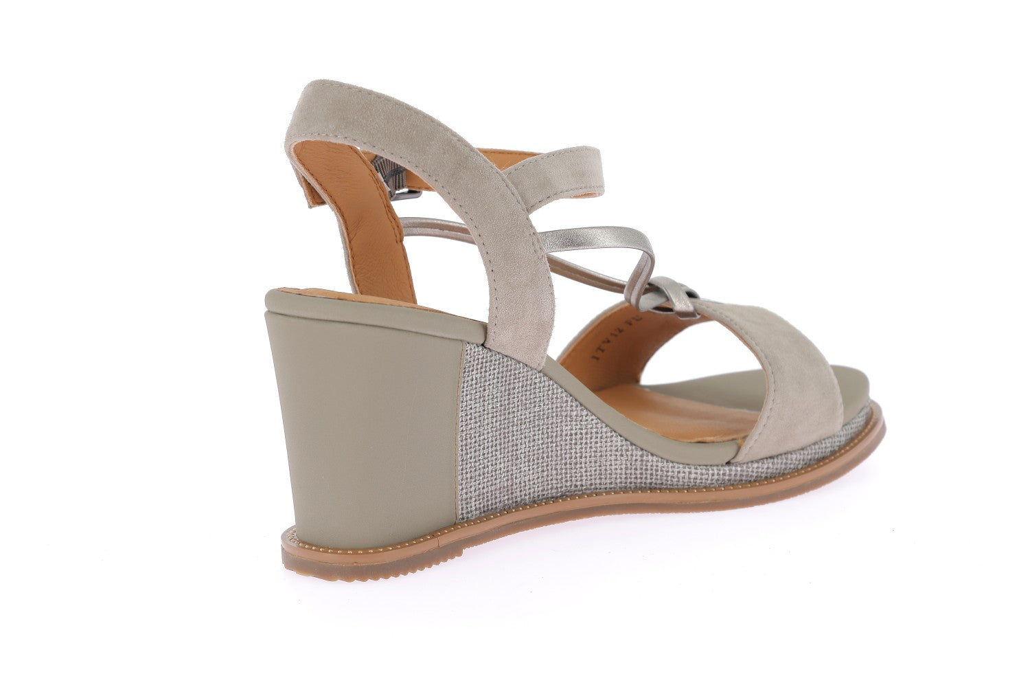 0010000326308413689_0003