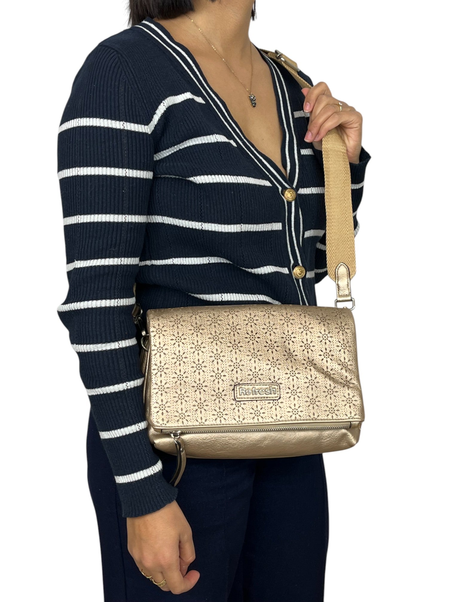 110624968570204_0000