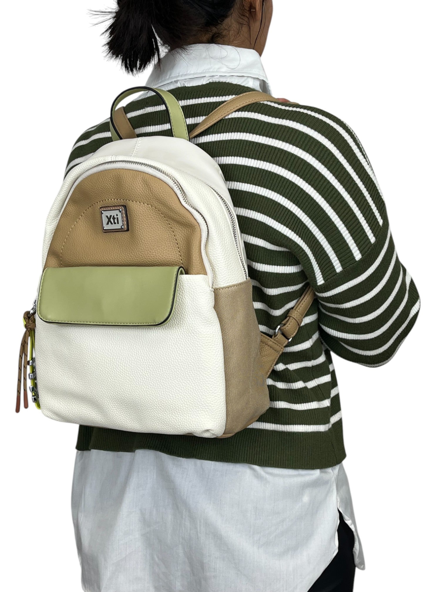 110641306552177_0000