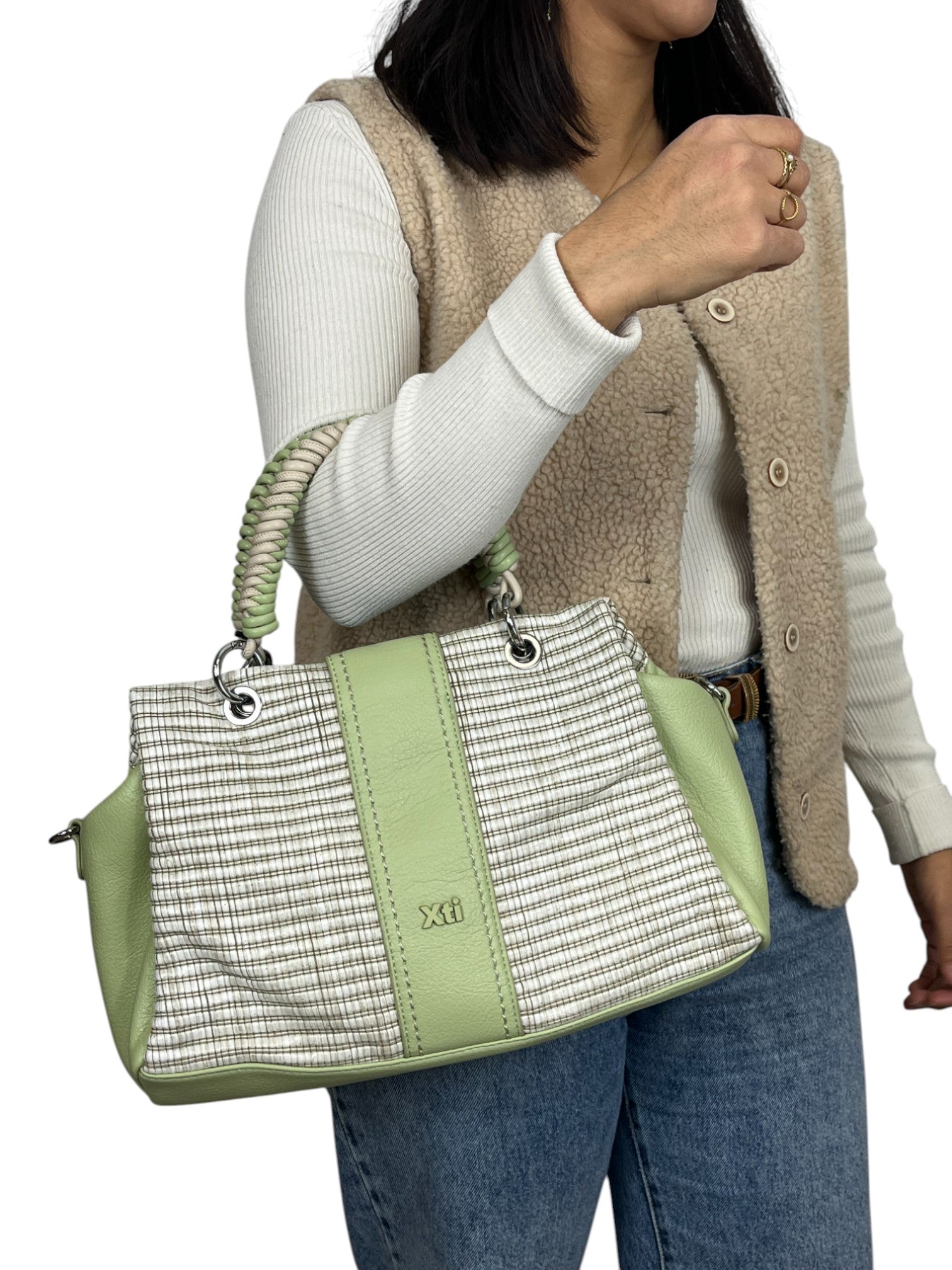 110653306552177_0001