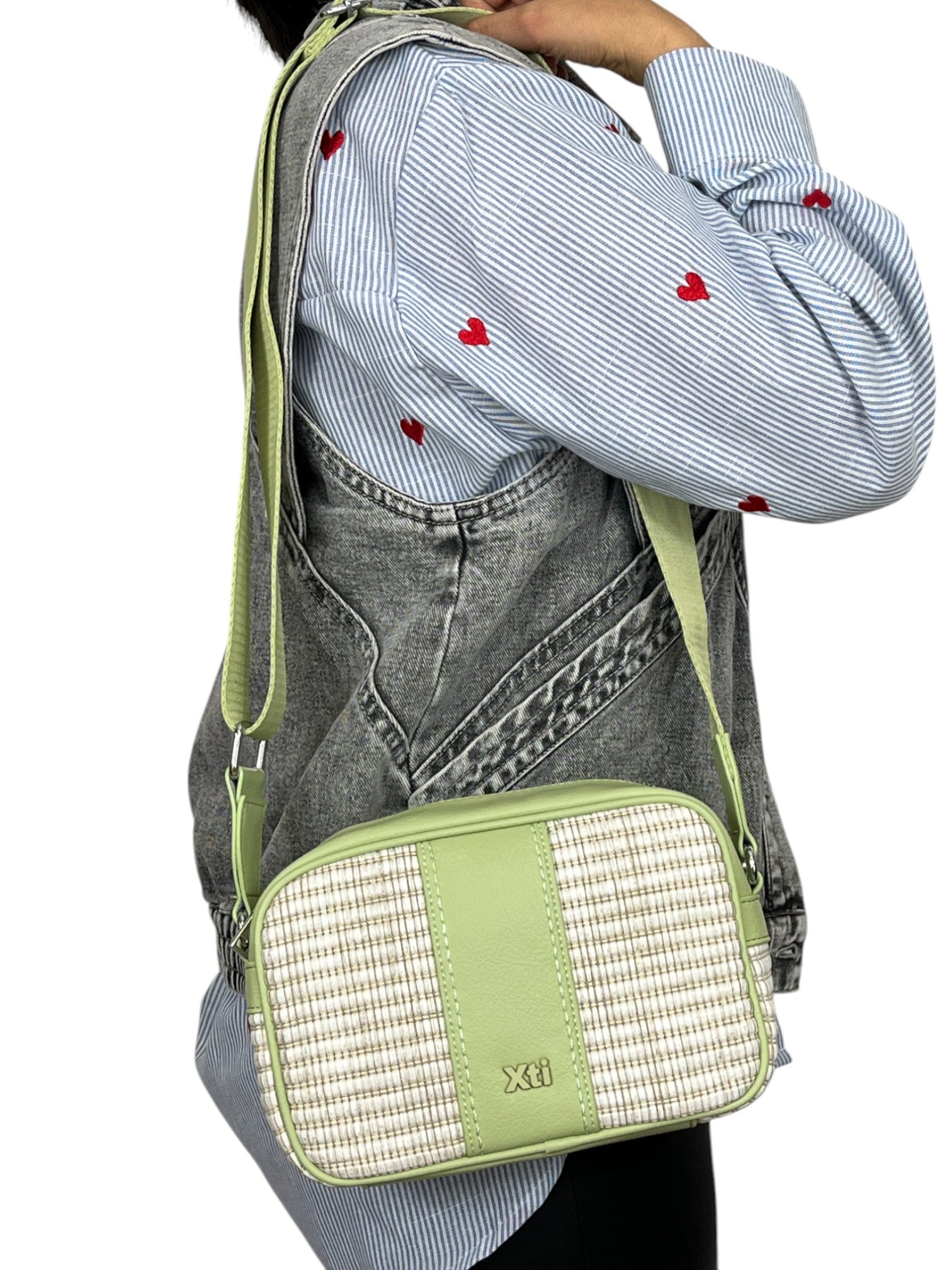 110656306552177_0000