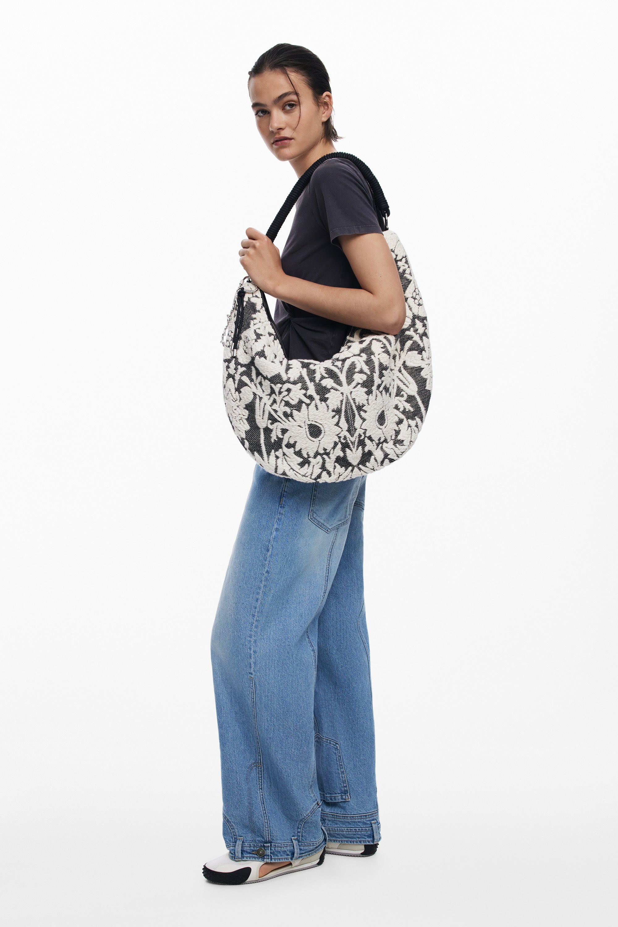 110705626694589_0001