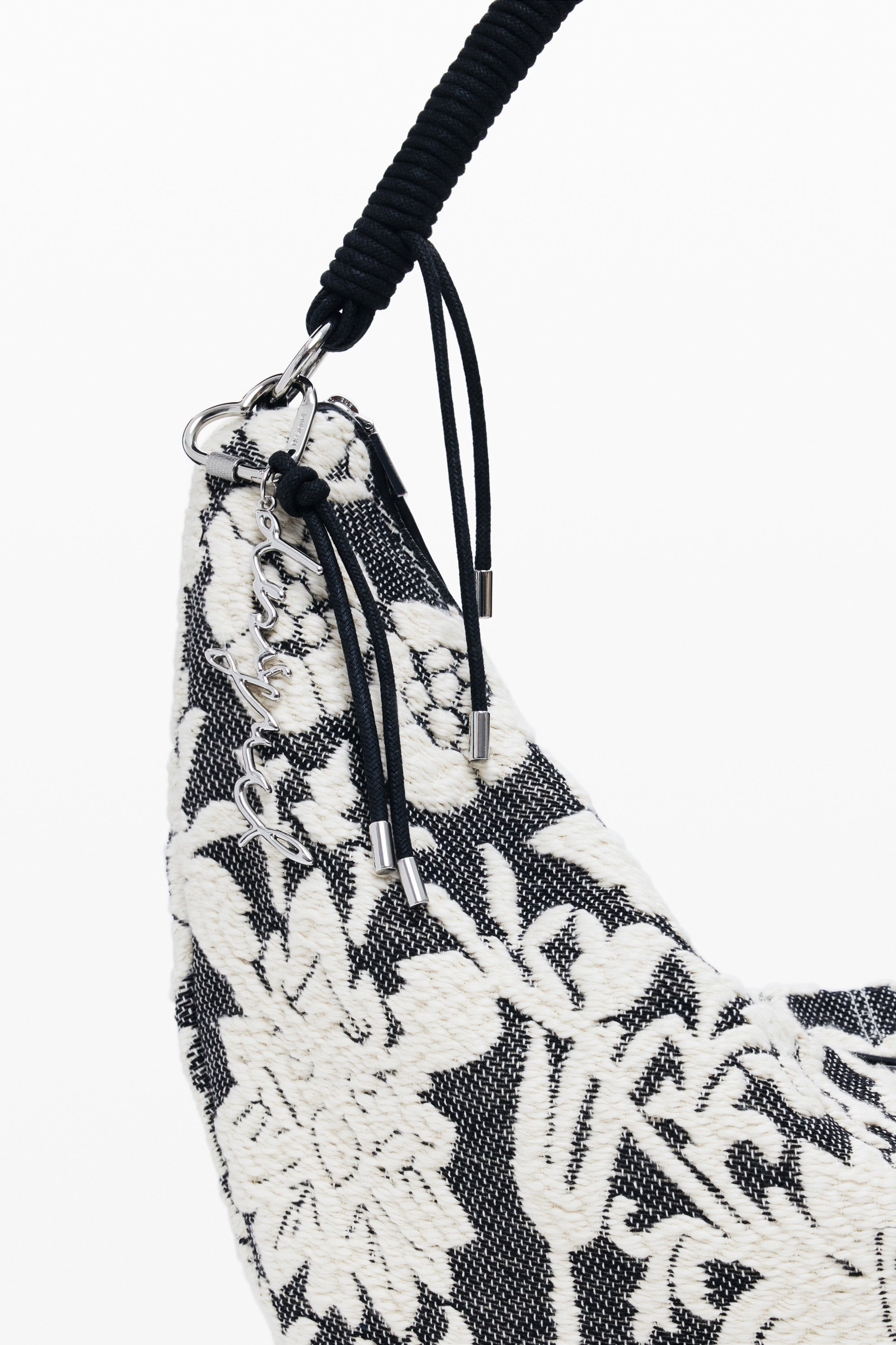 110705626694589_0004