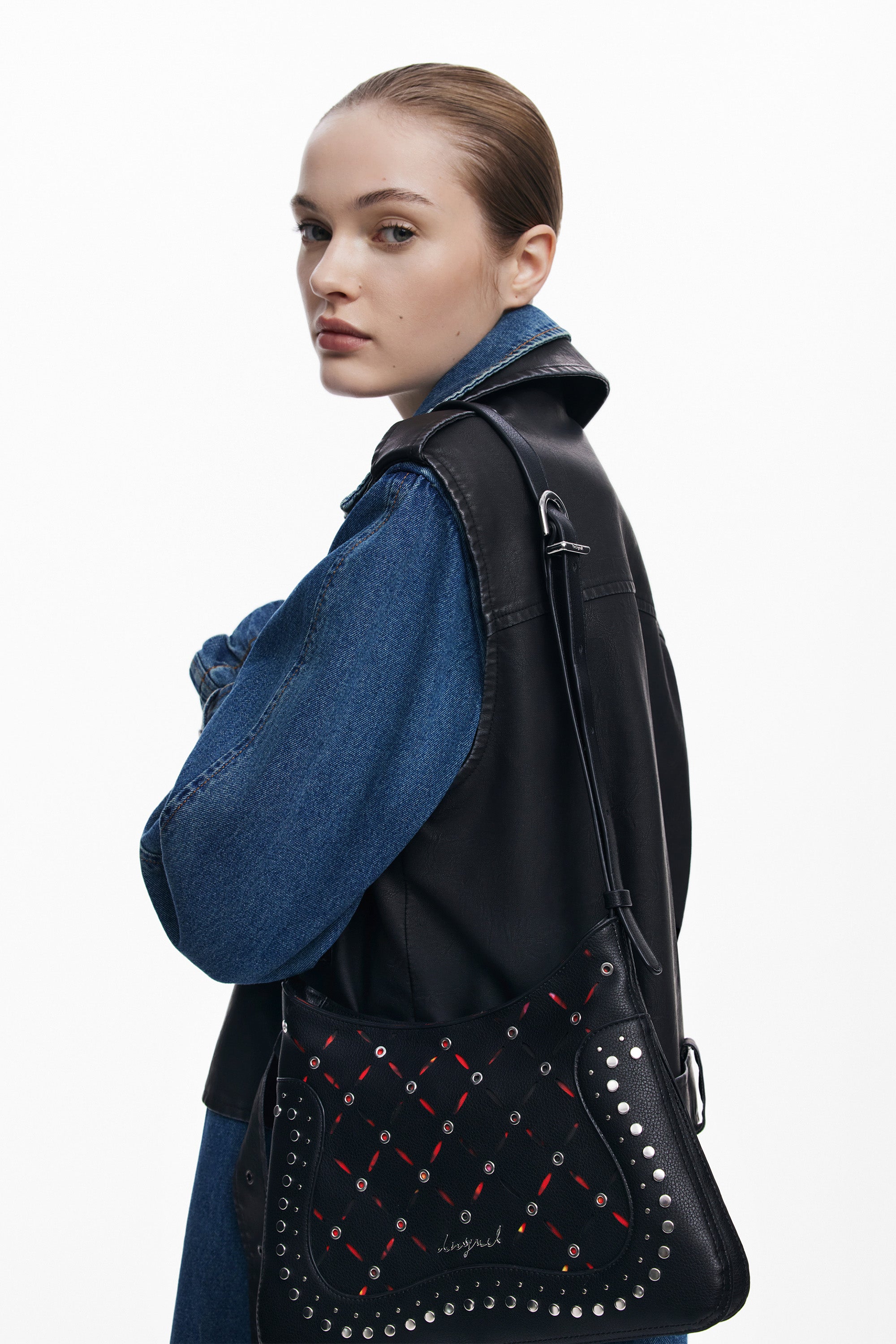 110711626694589_0007