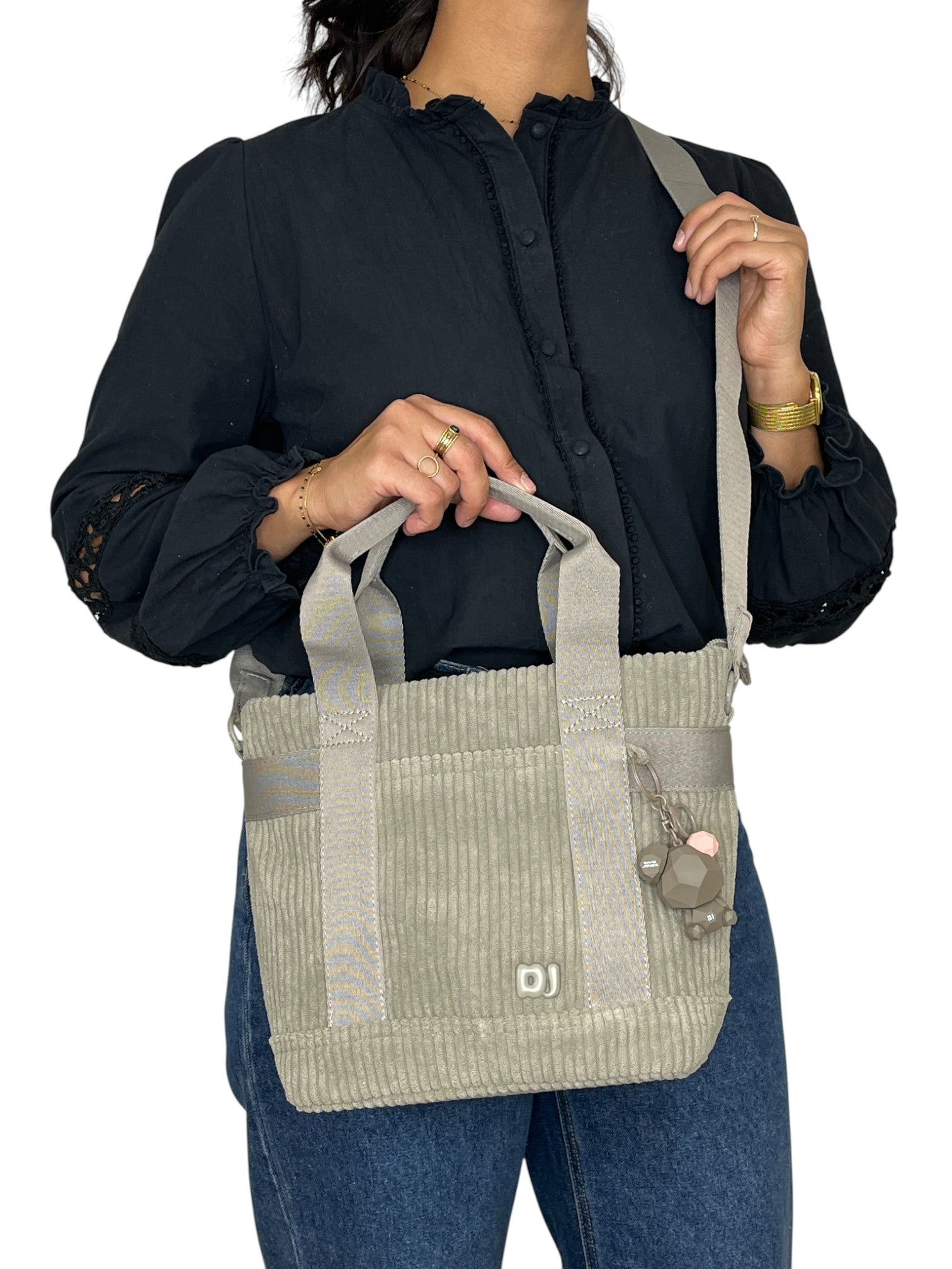 113135773758567_0001