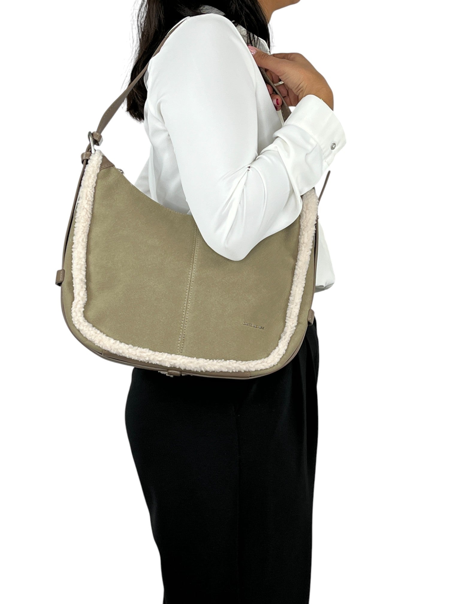 114182527557894_0000