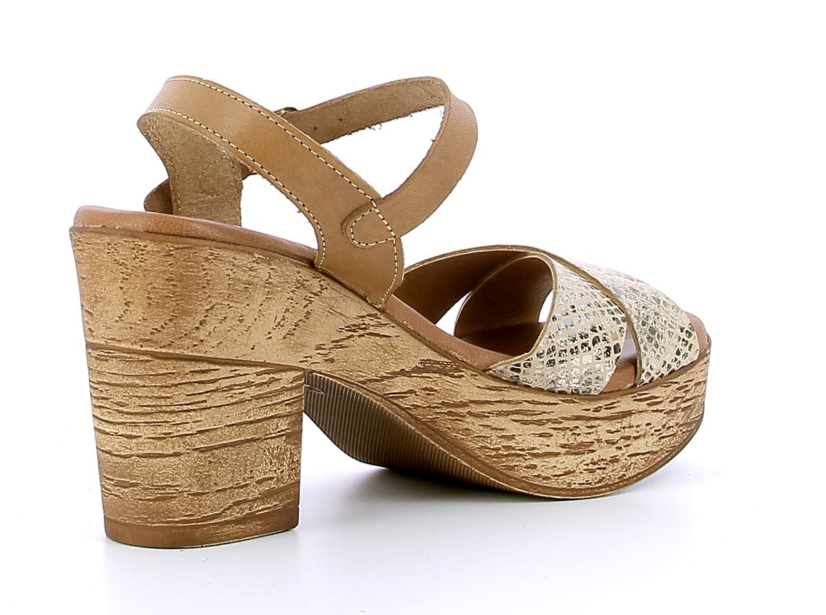 0010001676659561588_0003