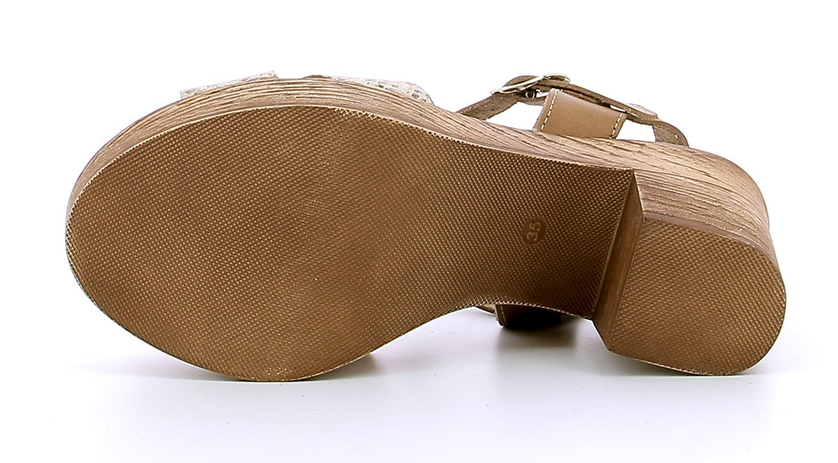 0010001676659561588_0005