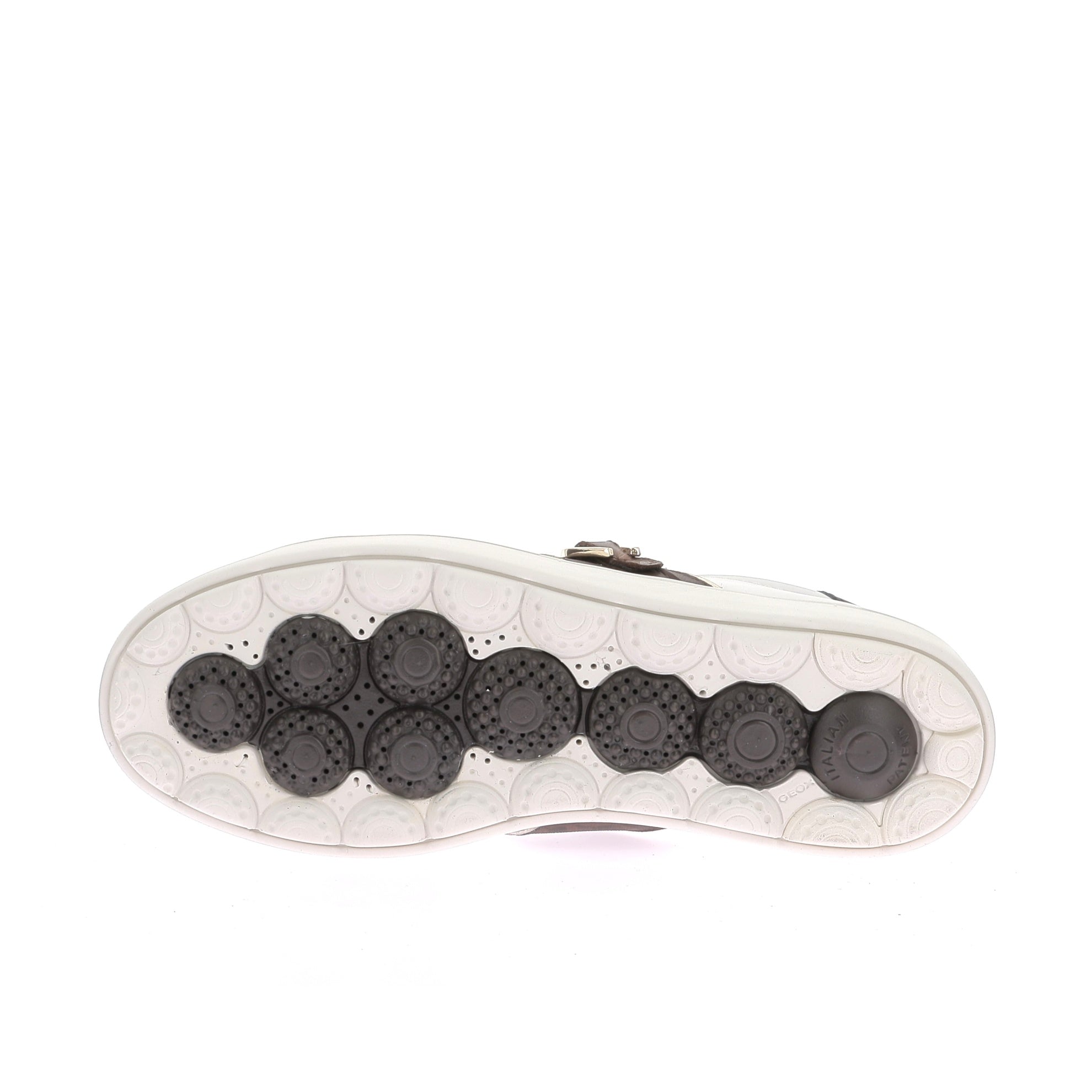 104946482659595_0005