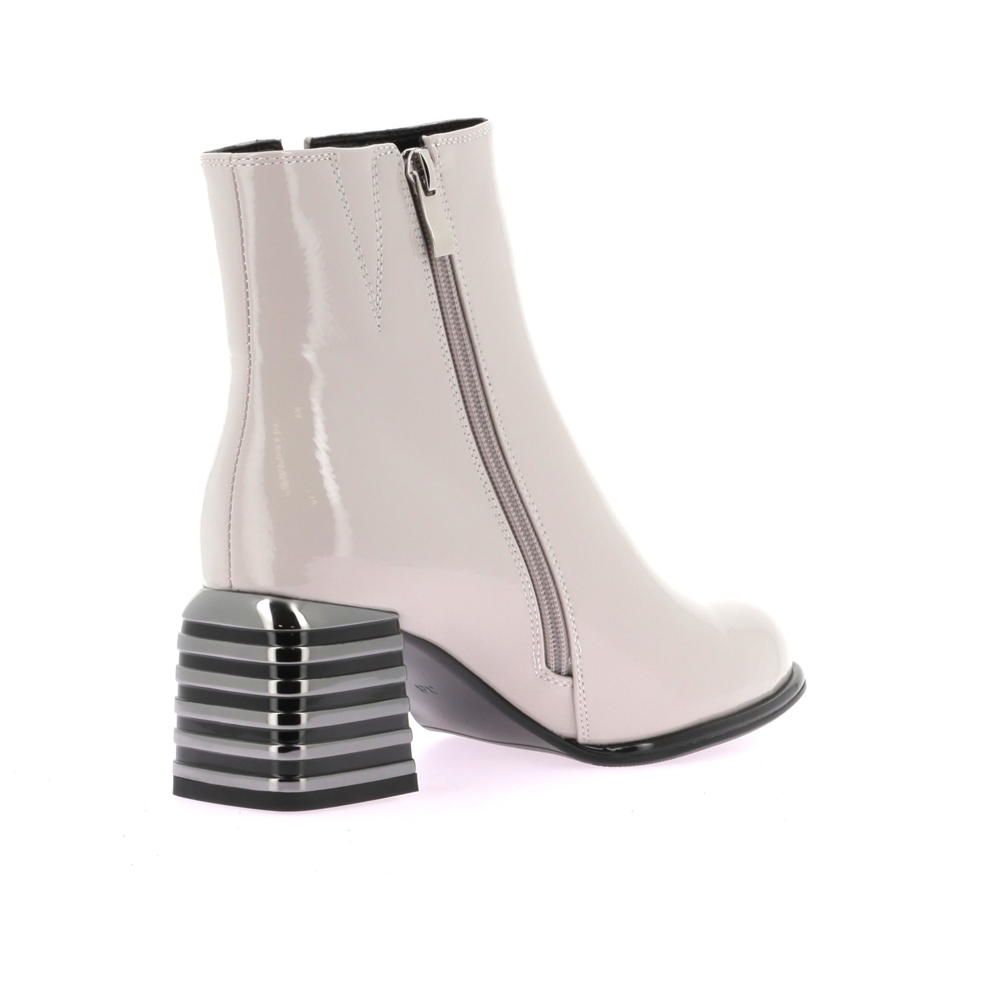 105896111144688_0003