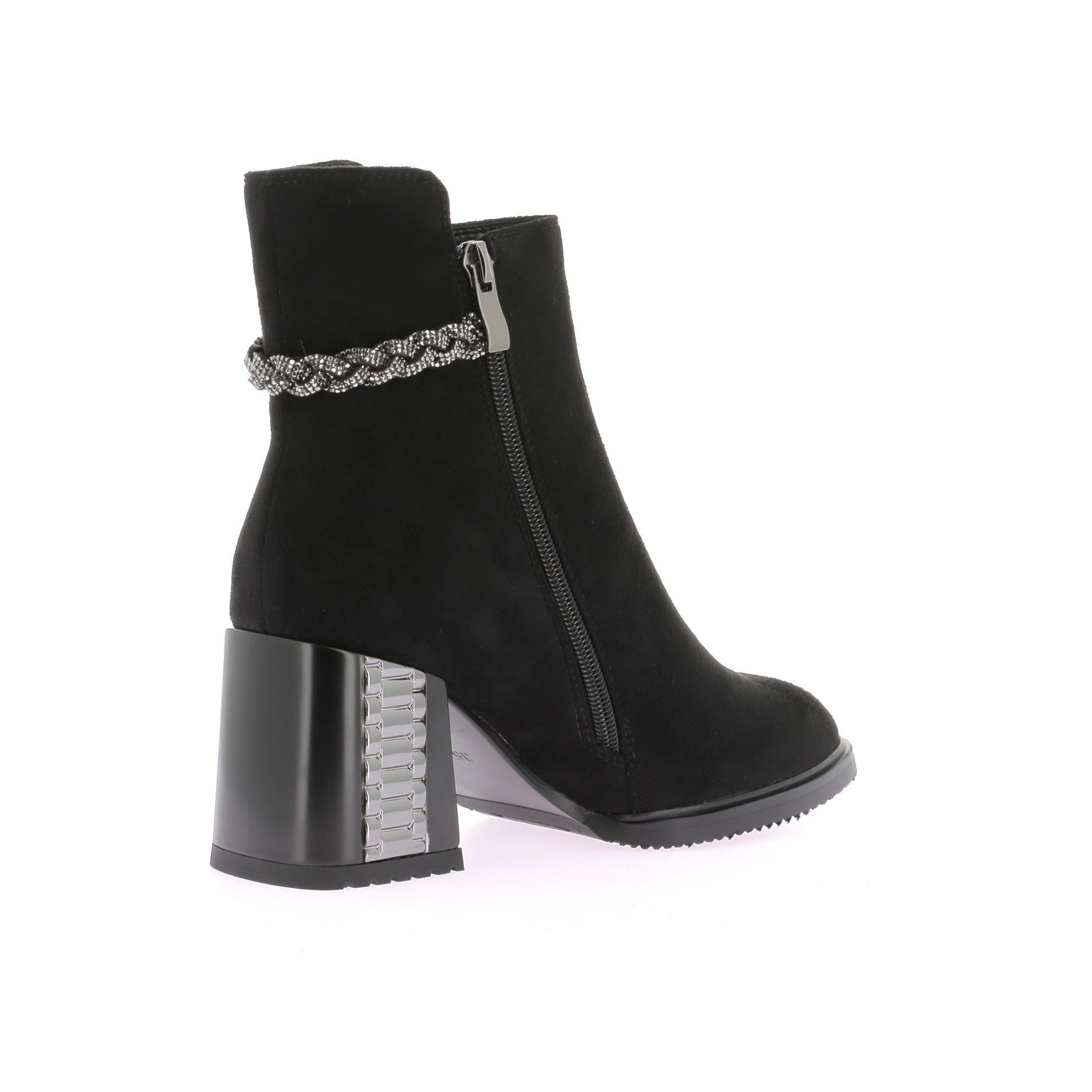 105899600115684_0003