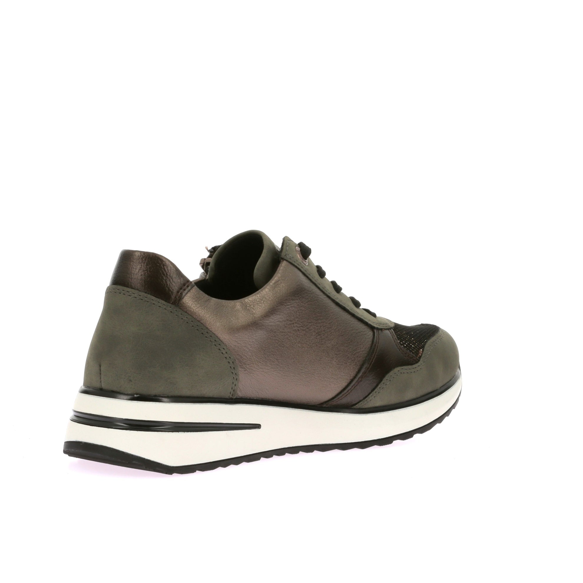 106029171360440_0003