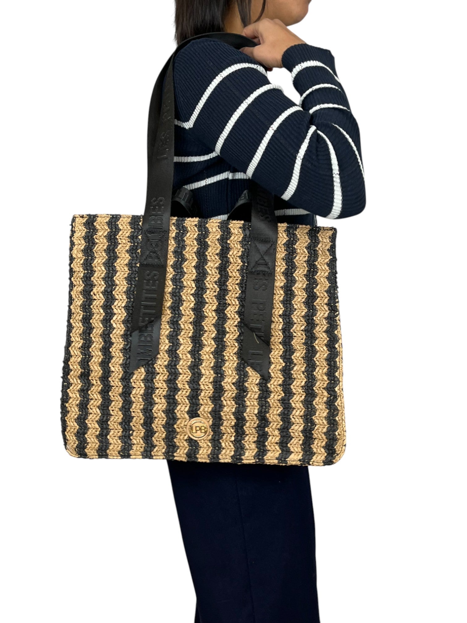 108133887804742_0000