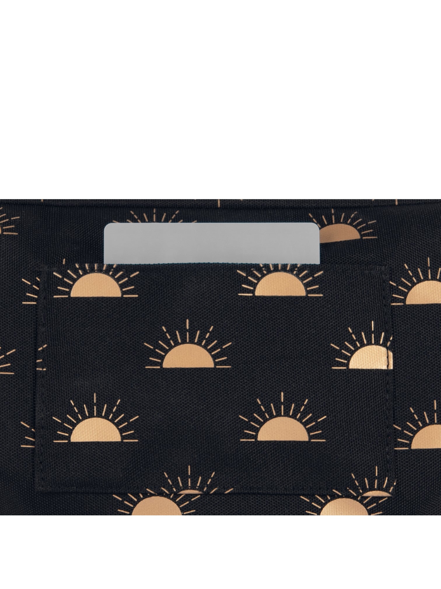 108818488094026_00003