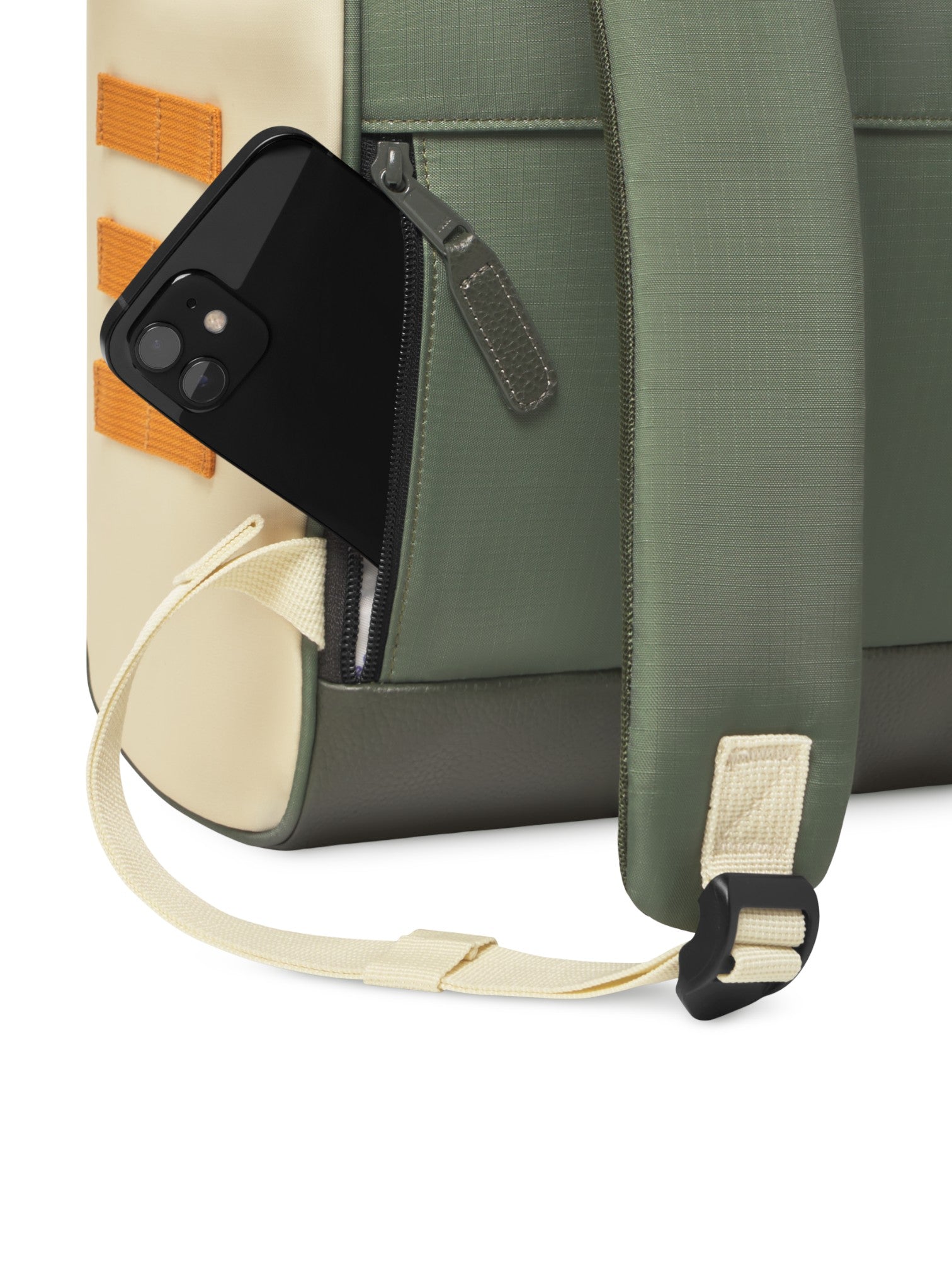 108839760462435_0008