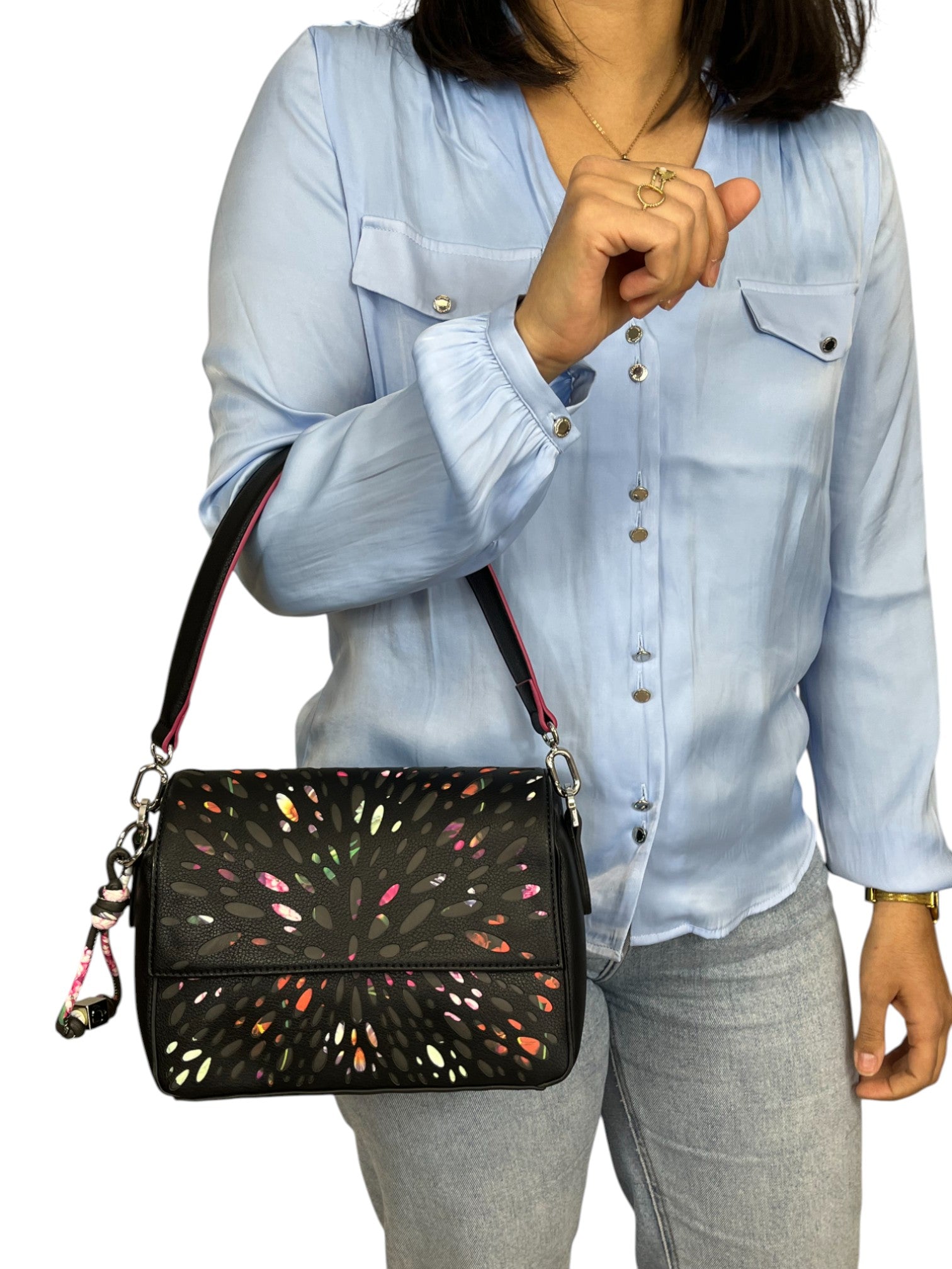 109403626694589_0000