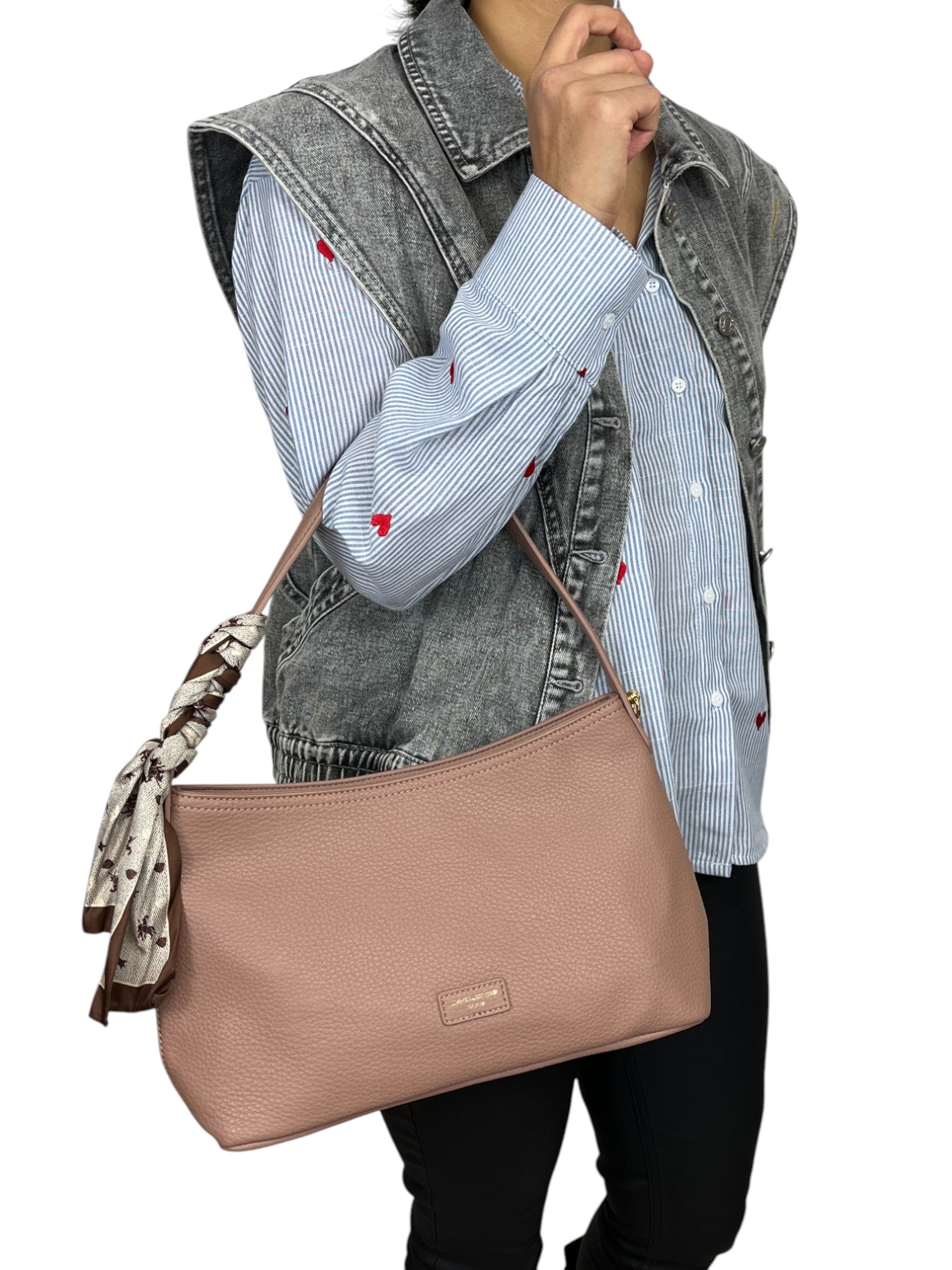 110144430763639_0000