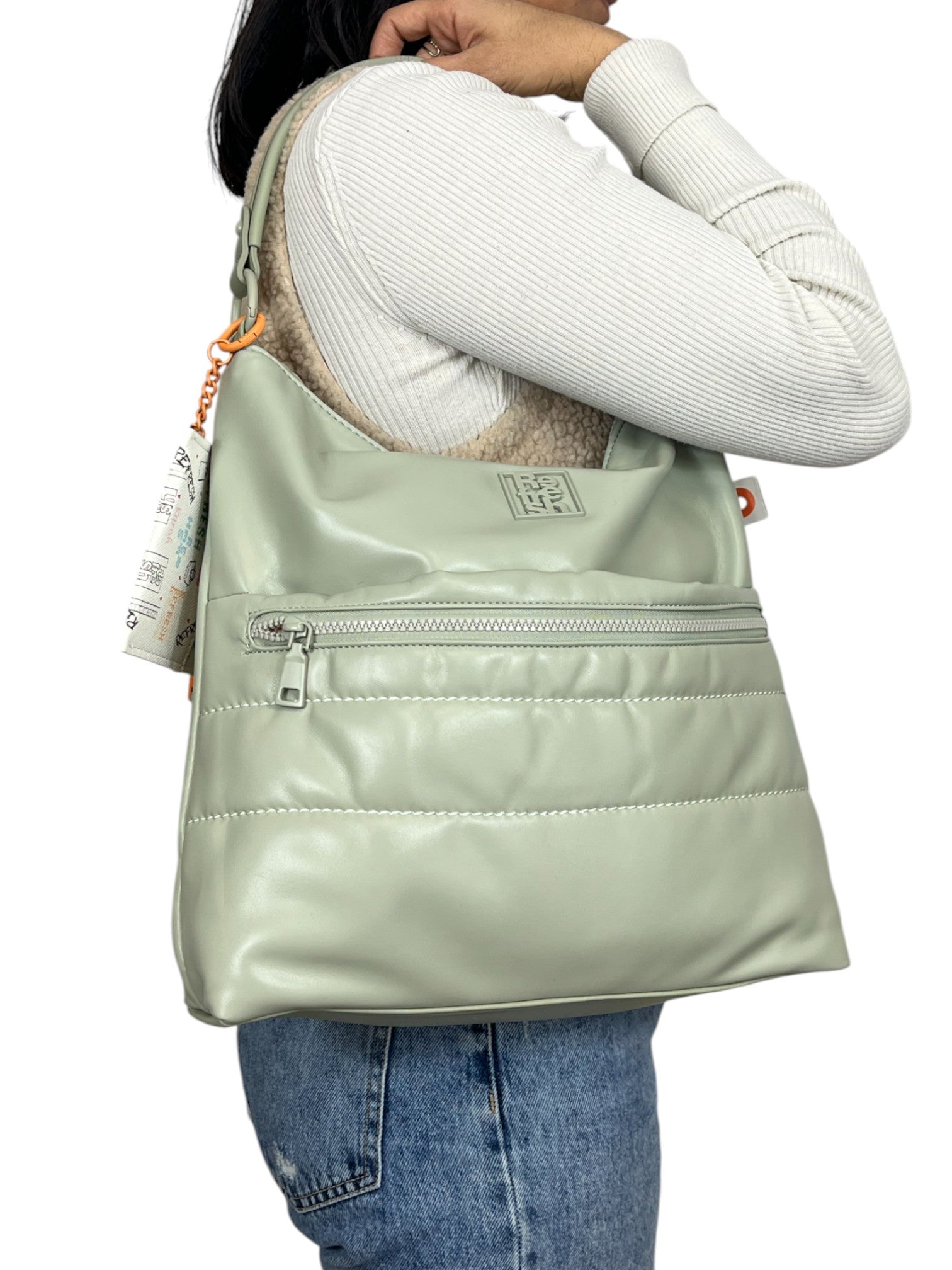 110621306552177_0000