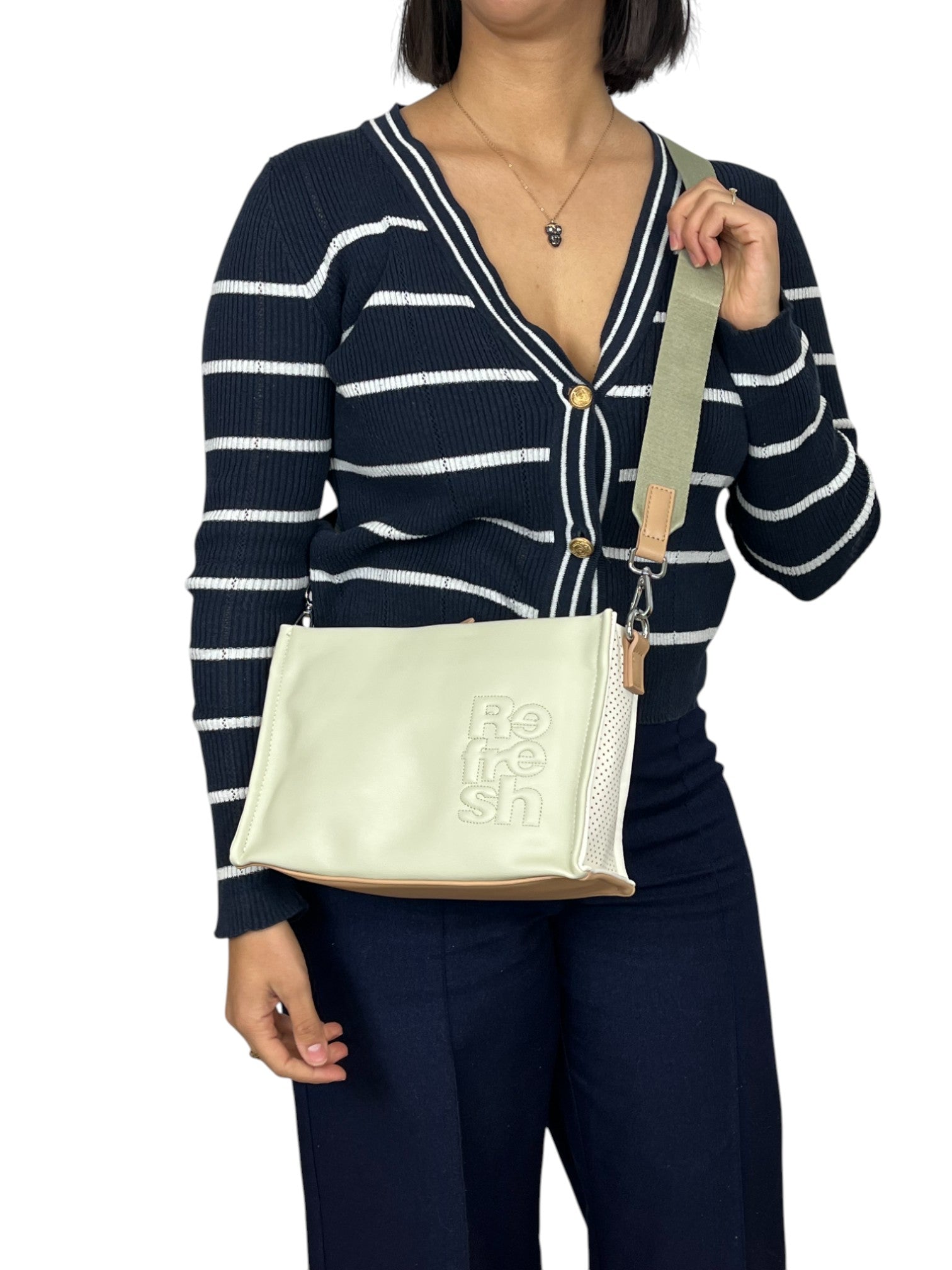 110623306552177_0000