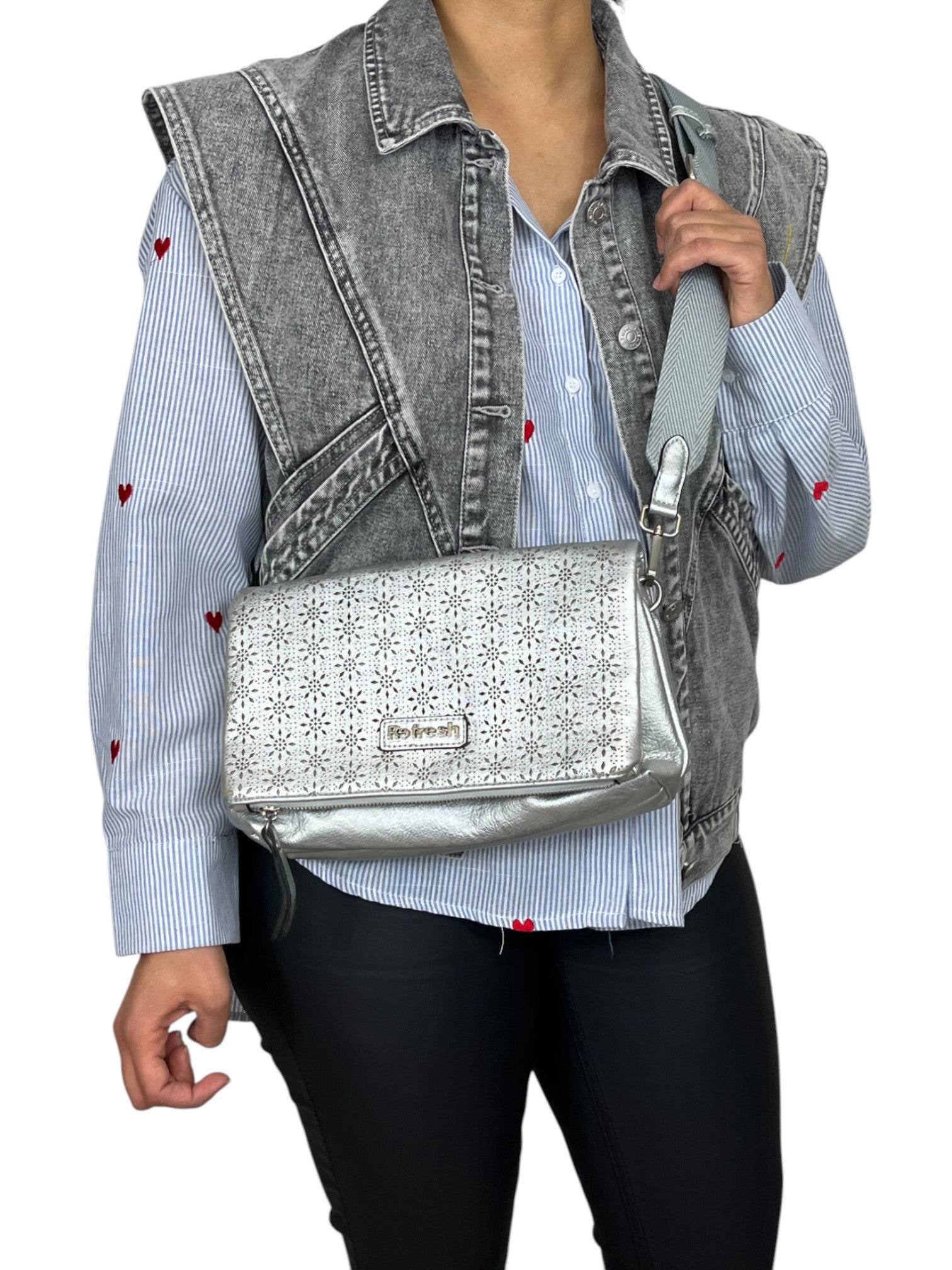 110624333218625_0000