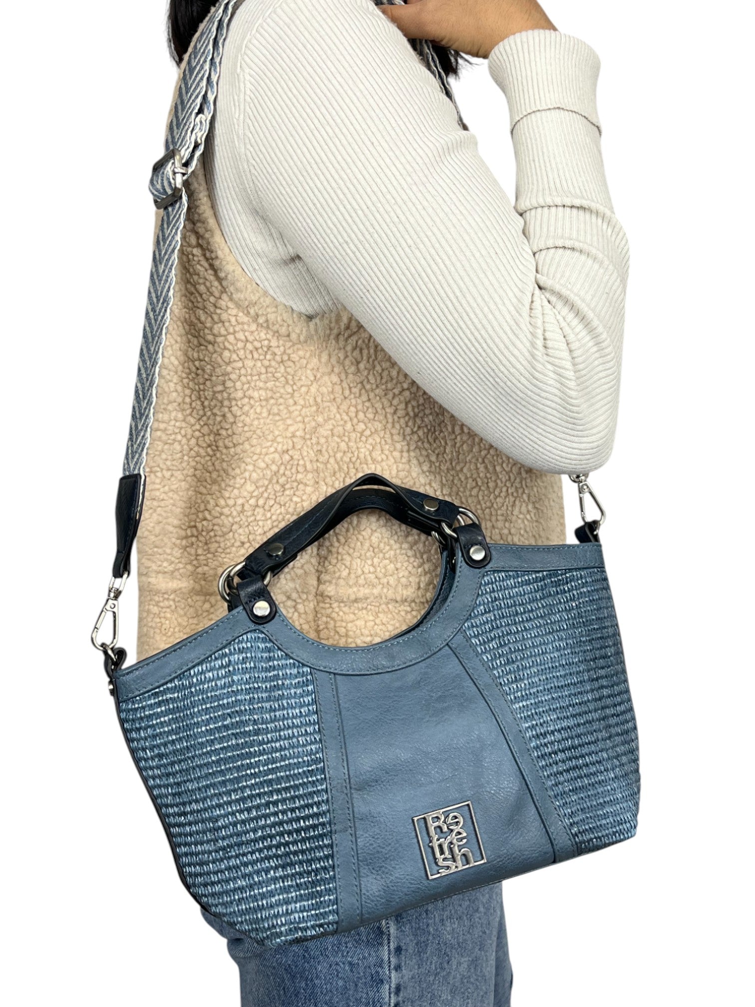 110627733103465_0000