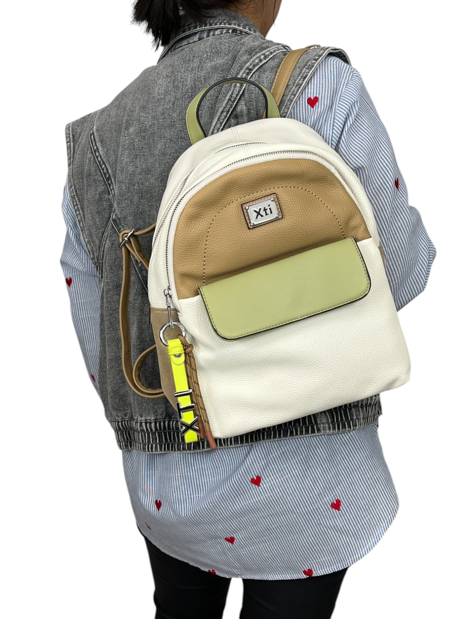 110641733103465_0000