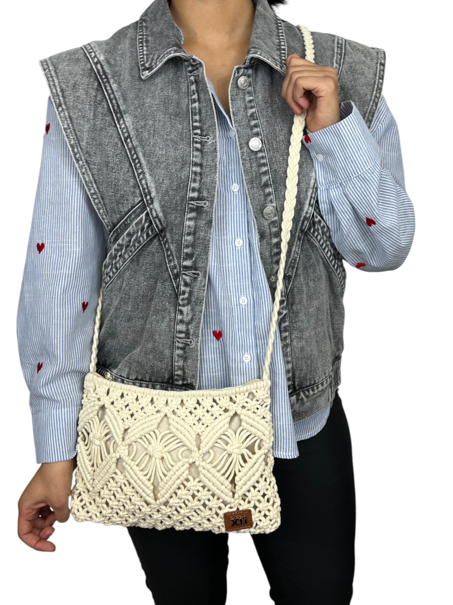 110643889740173_0000