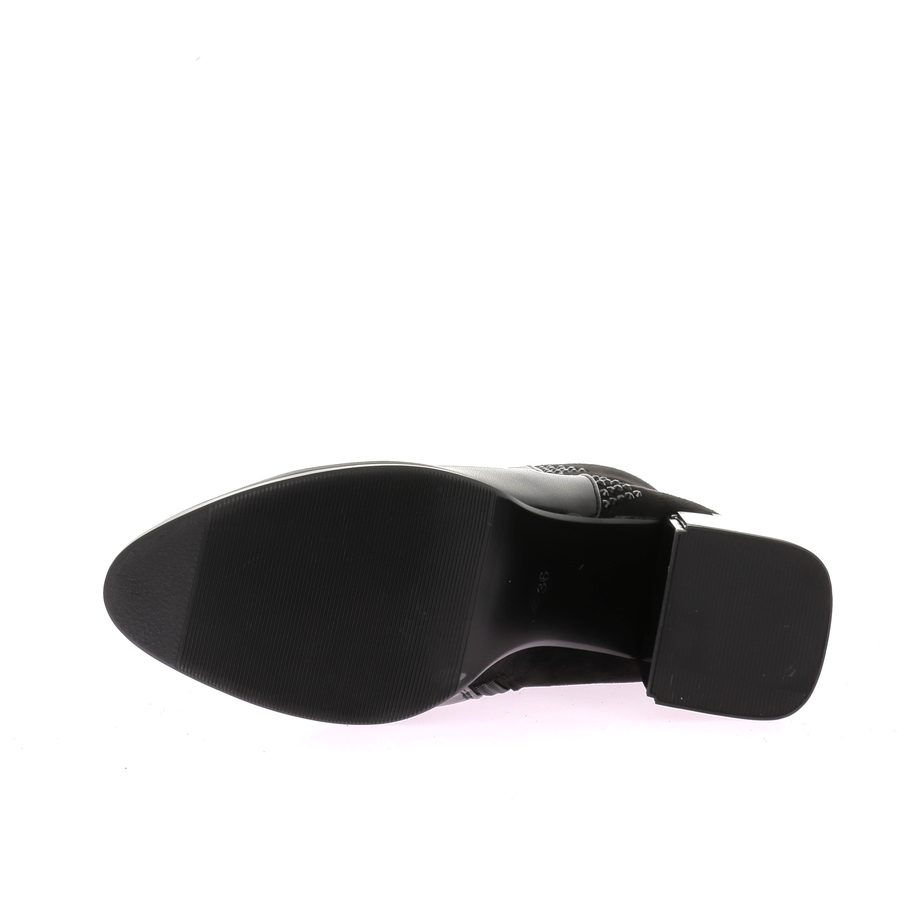 110823569245649_0005