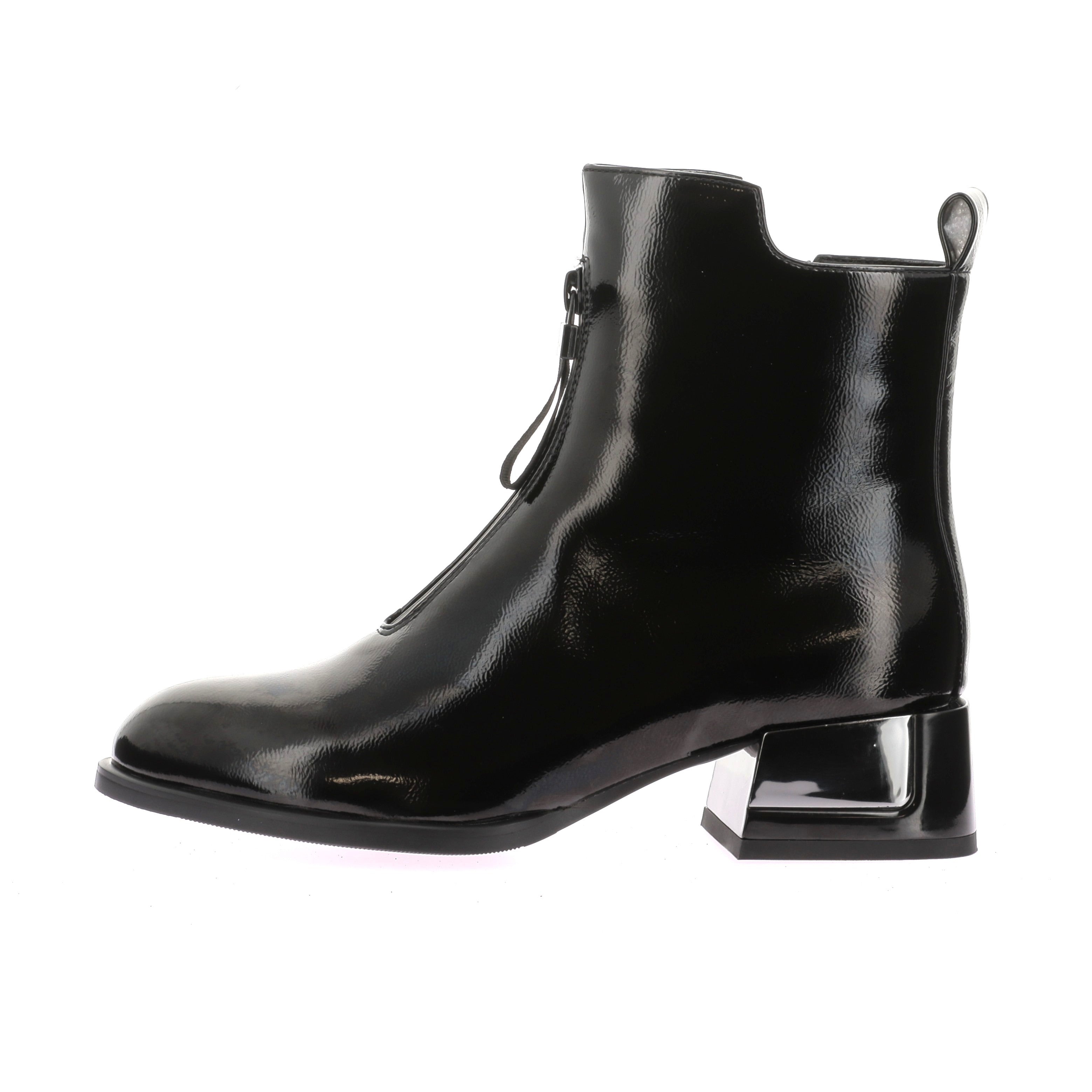 110826218682516_0000