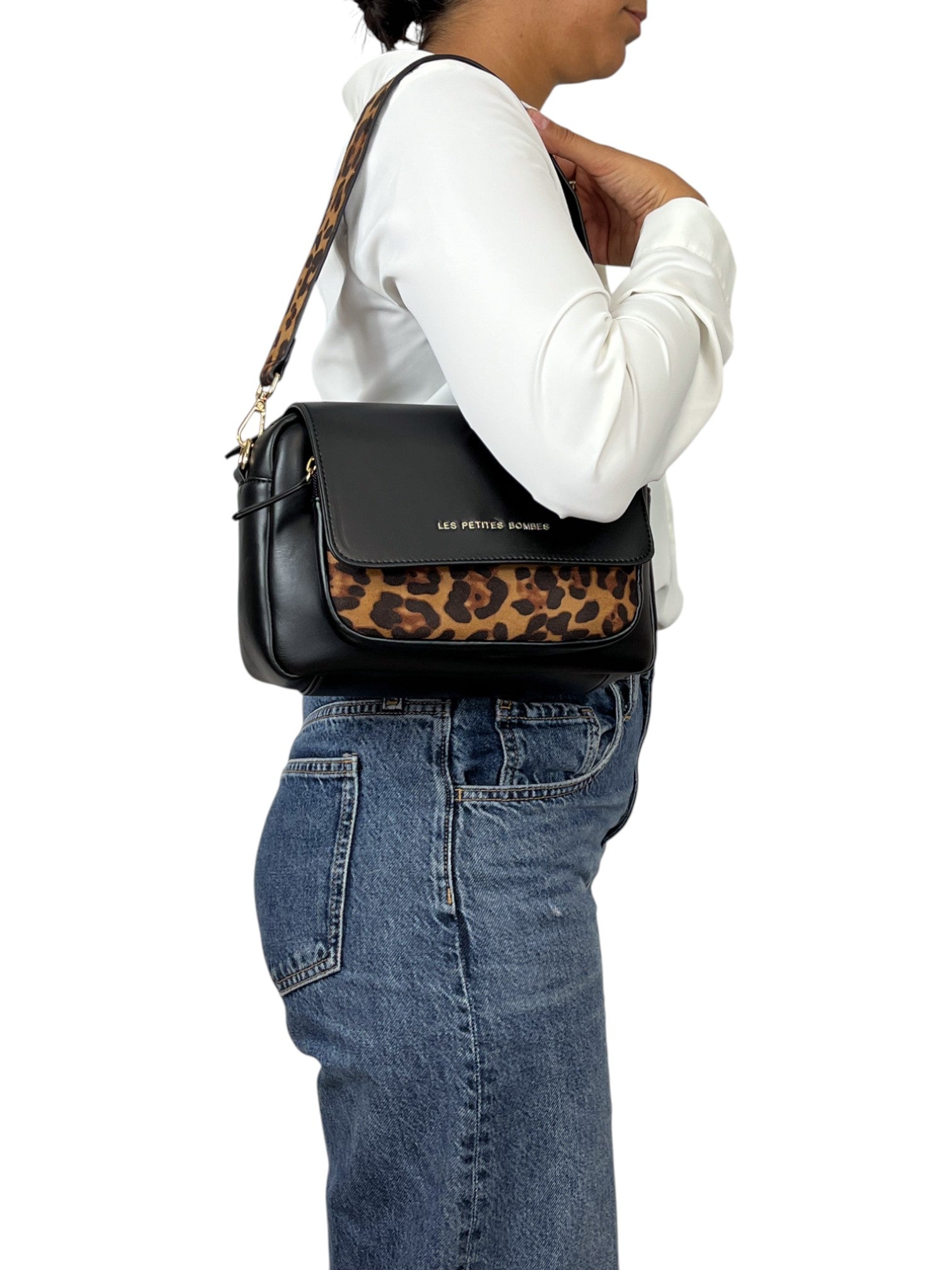 110888378724209_0001