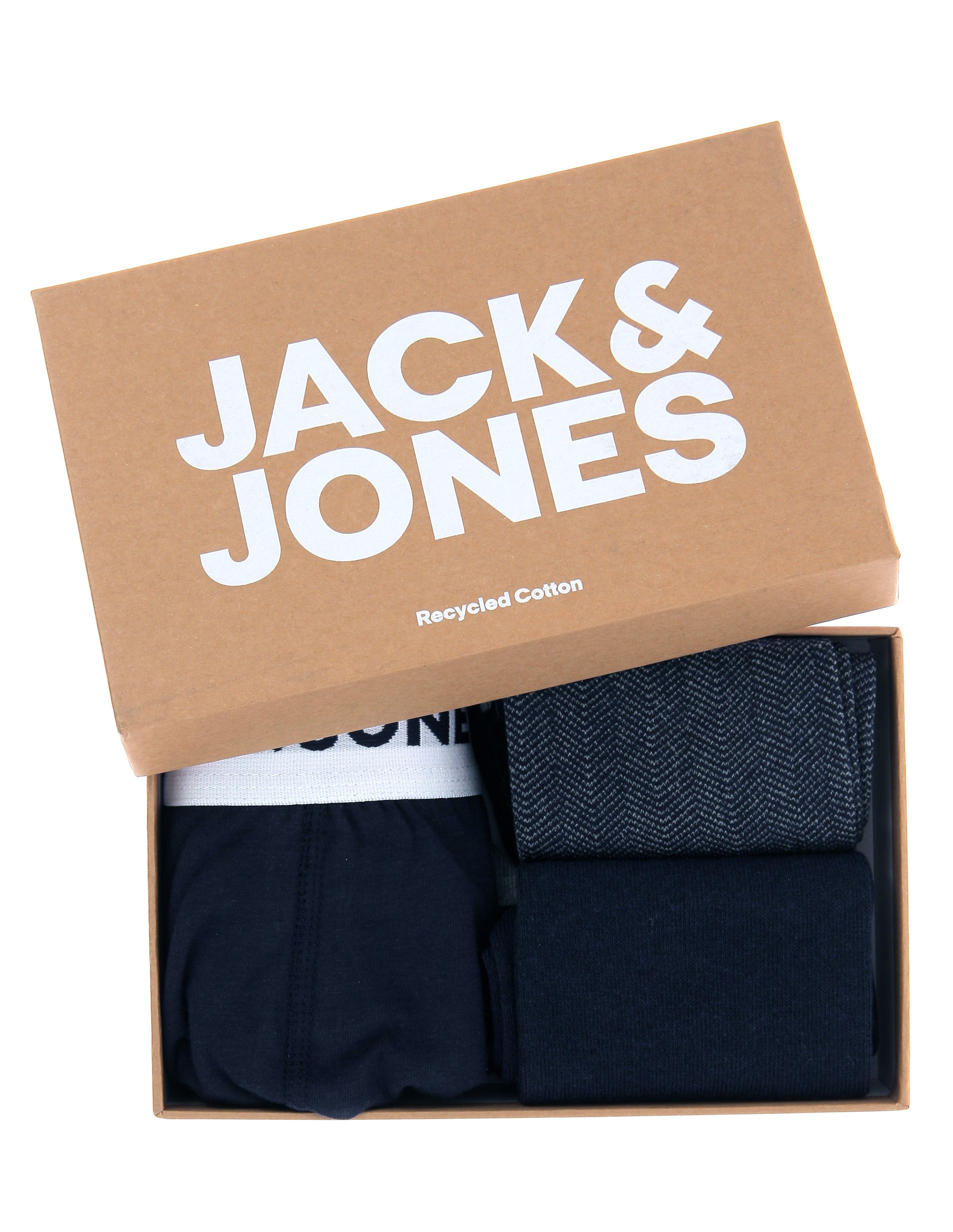 111047824943833_0000