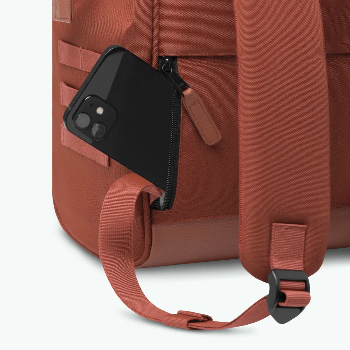 111826746827000_0008