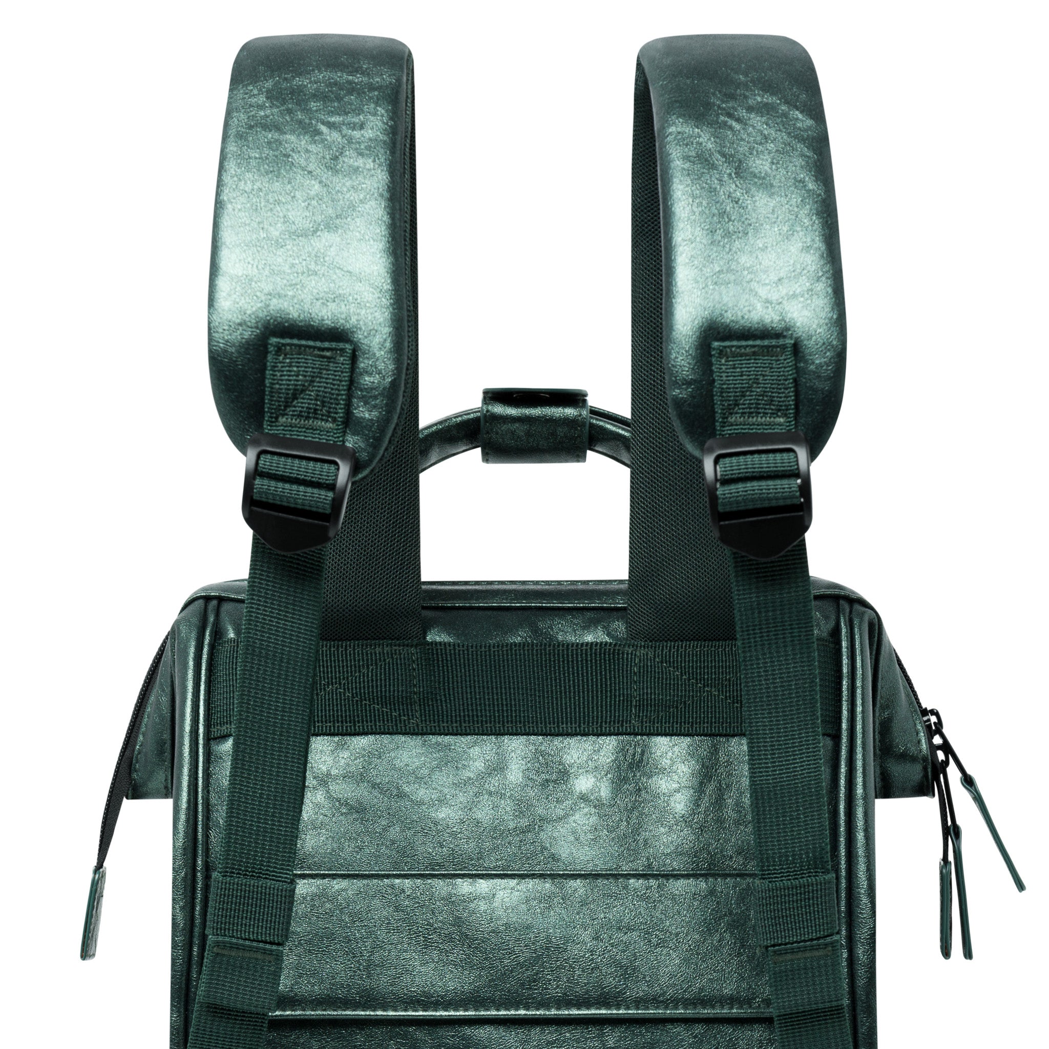 111833902481200_0006