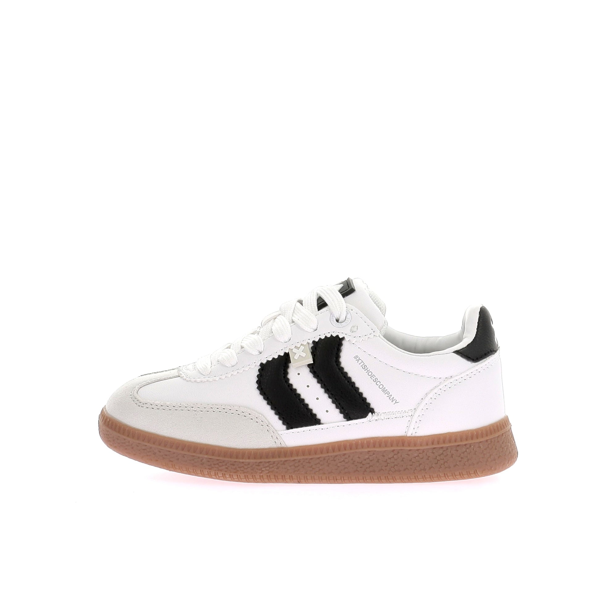 112379394557303_0000