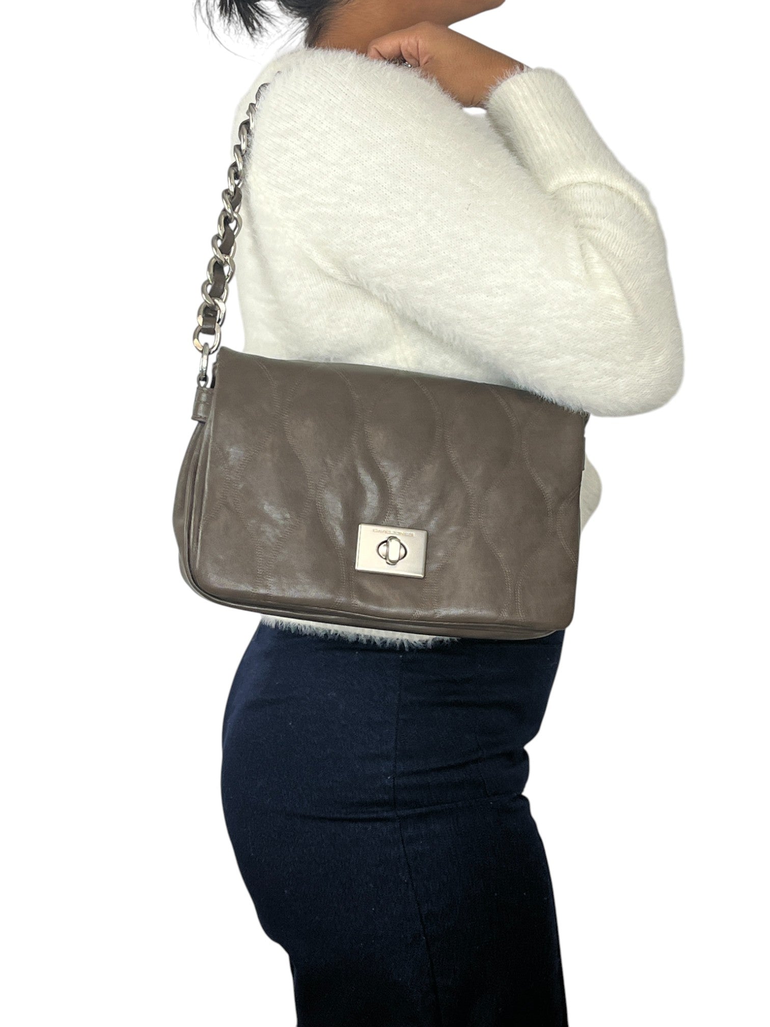 113132975990447_0000