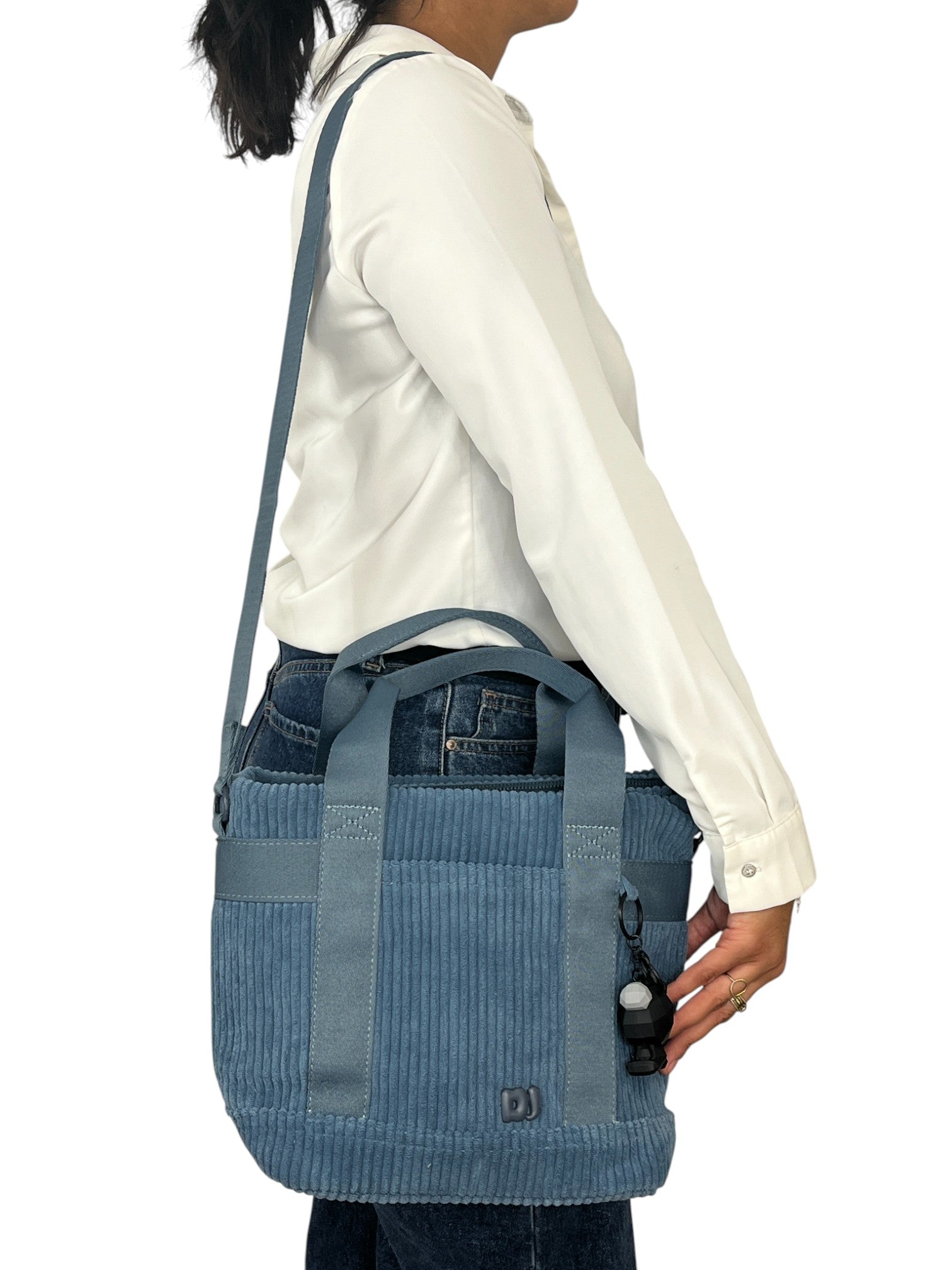 113135959647702_0001