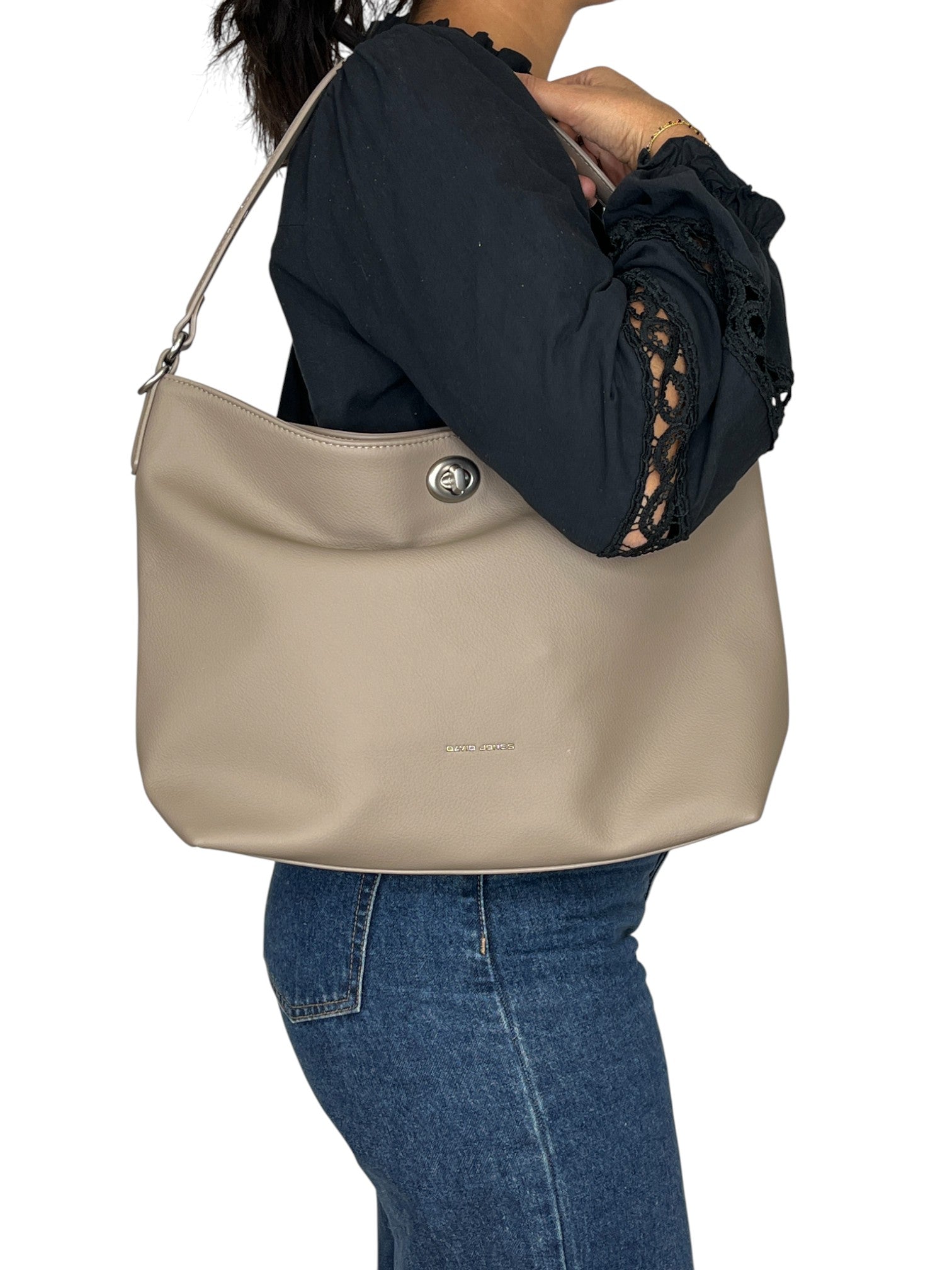 113136527557894_0001