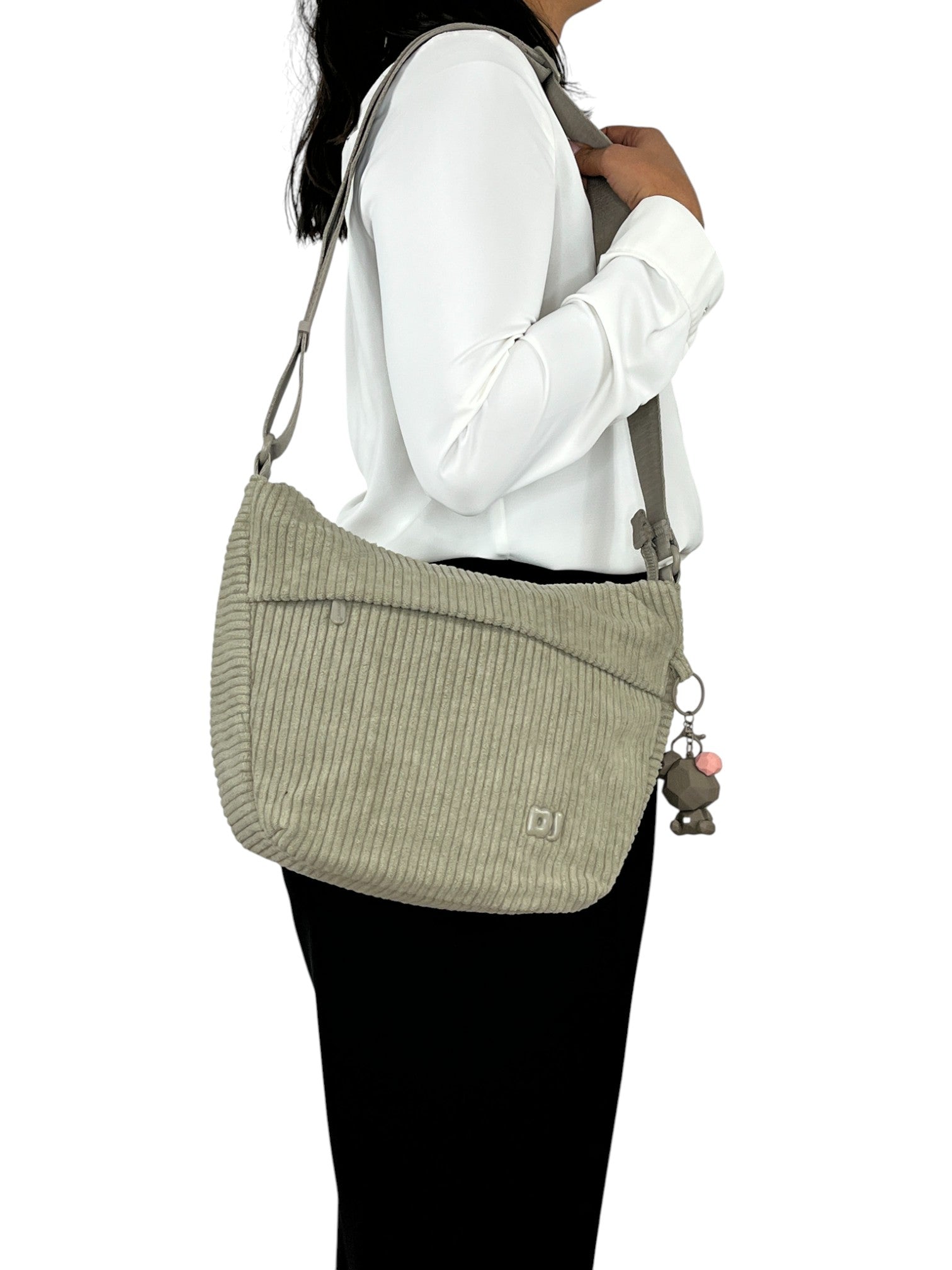 113149773758567_0000