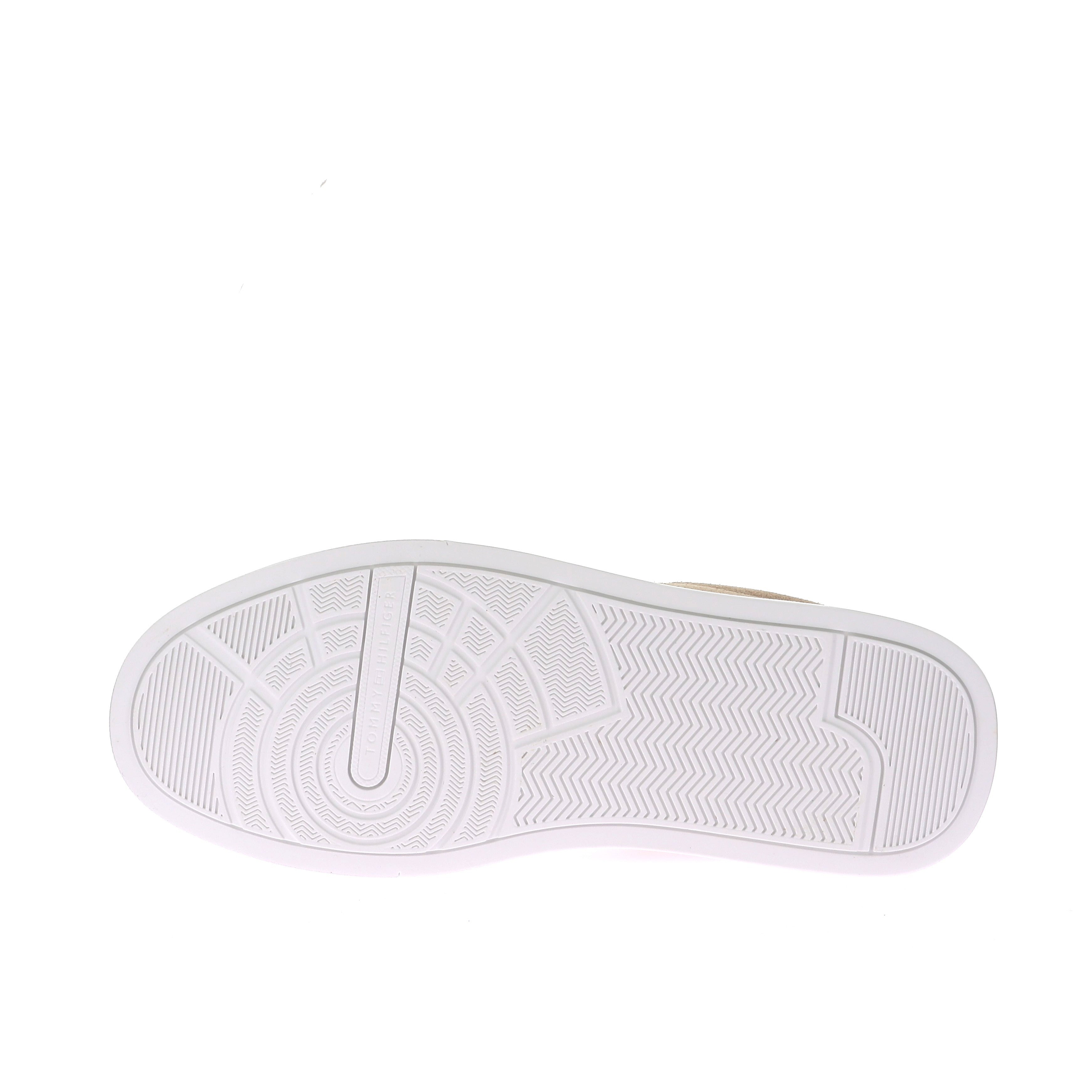 113621731884842_0005