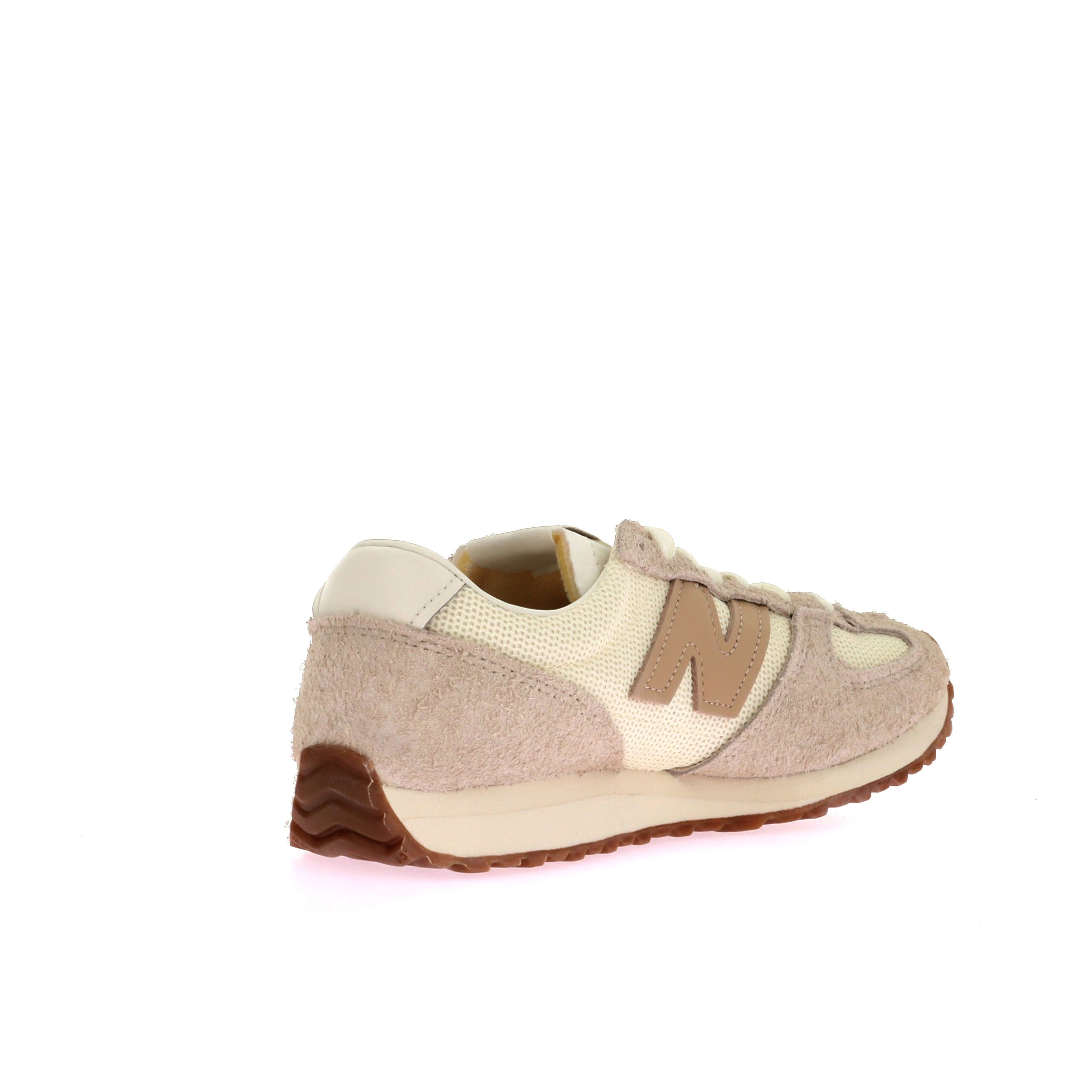 114051990995389_0003