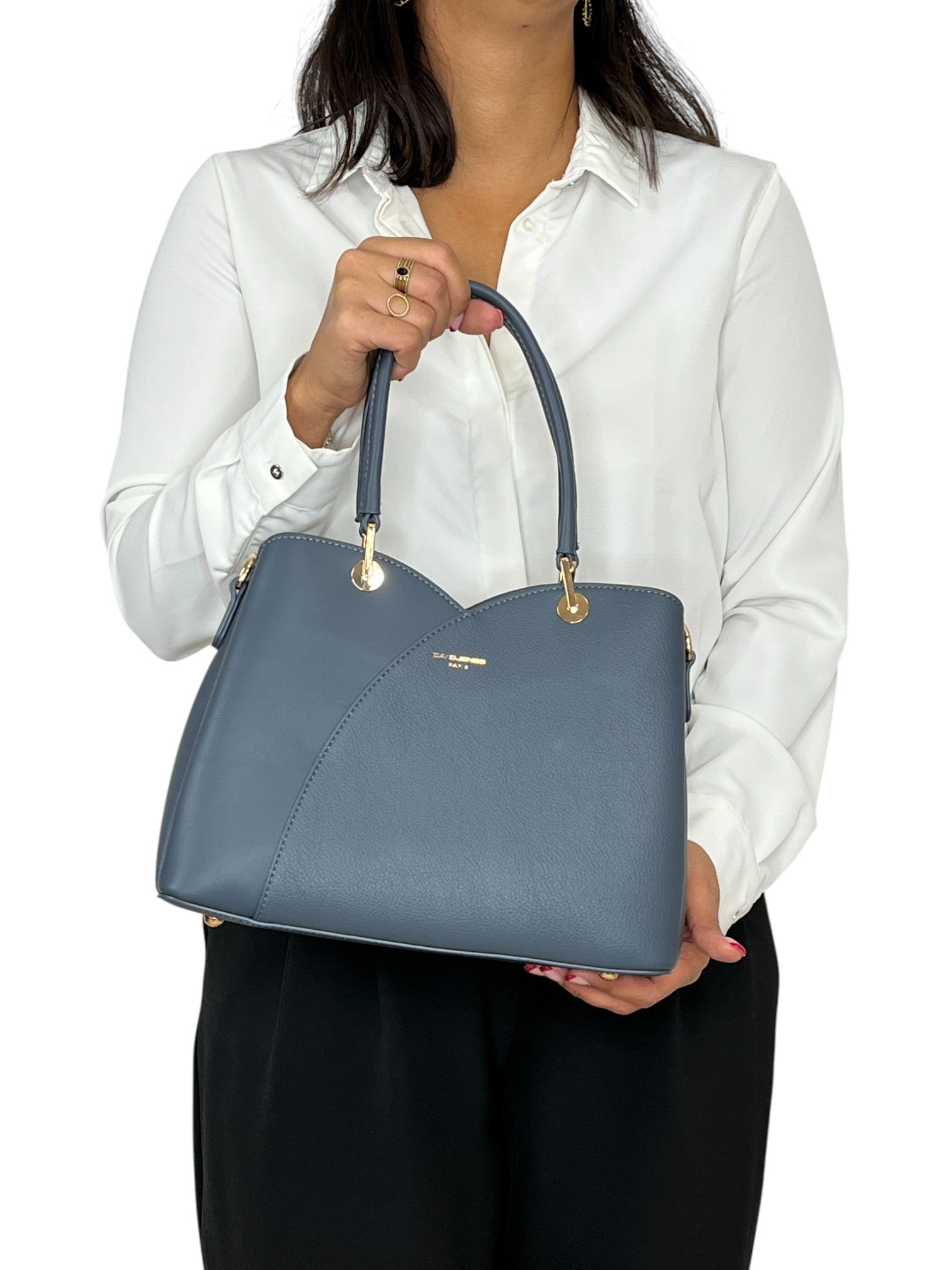 114197959647702_0000